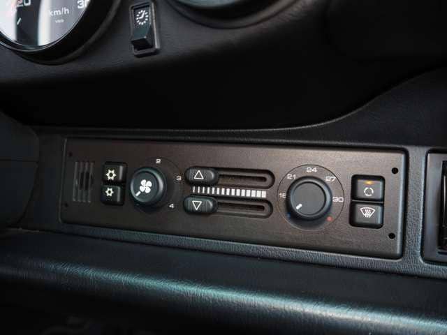 1995 PORSCHE 911/E-993 - 1995 بورشه 911