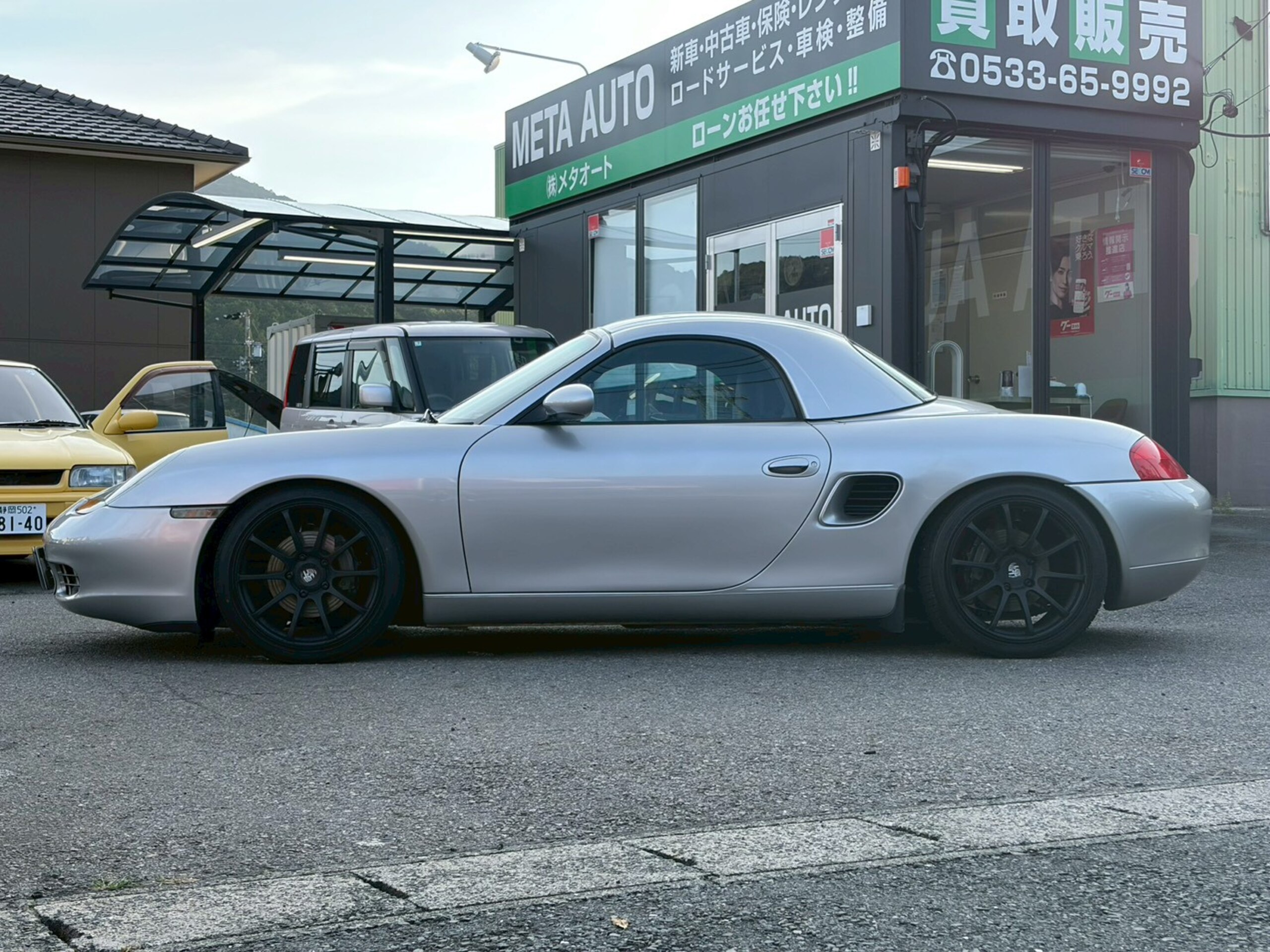 2001 Porsche Boxster - ポルシェ ボクスター 2.7 中期型 5速MT M96型水平対向2.7Lエンジン 左ハンドル ハードトップ レザーシート カーヴェバージョン3車高調 センターデュアルマフラー ADVAN Racing RSII 18インチアルミホイール