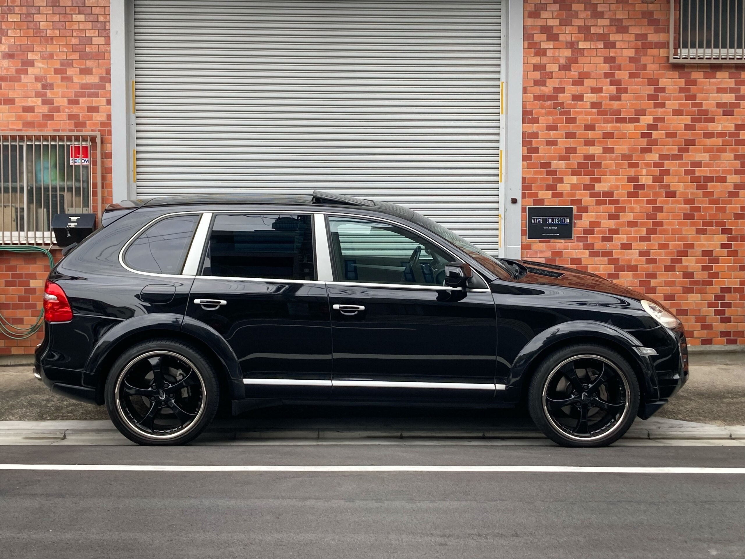 2008 Porsche Cayenne - ポルシェ カイエン S ティプトロニックS 4WD 左ハンドル テックアート22インチアルミホイール 公認ワイドフェンダー DTV & 後席モニター バックカメラ 革シート サンルーフ KAROマット