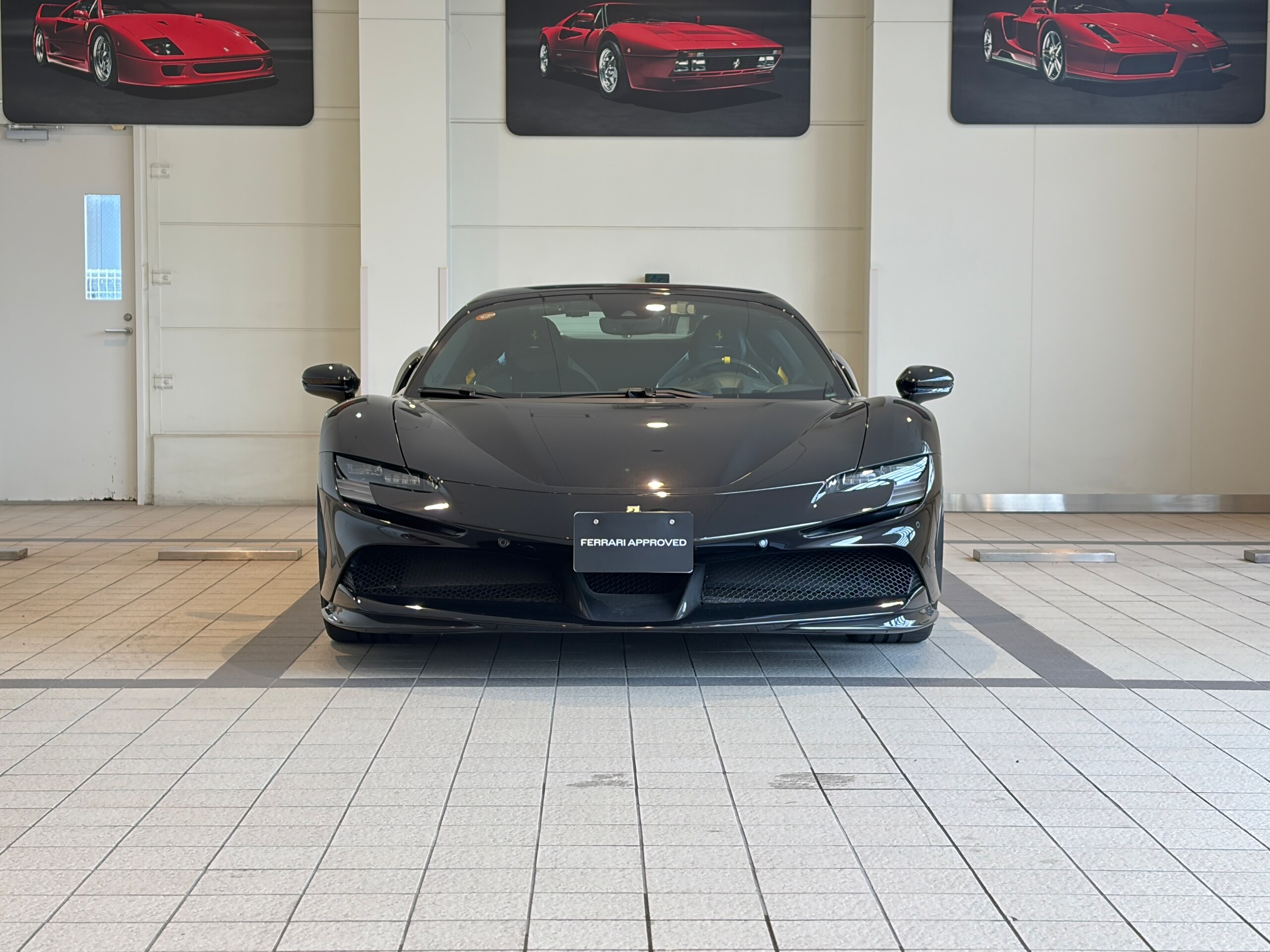 2023 Ferrari SF90Spider - フェラーリ SF90スパイダー F1 DCT E4WD 認定中古車 OP1187 カーボンRディフューザー カーボンレーシングシート カーボンドアパネル カーボンアンダーカバー カーボンFウイング 20インチダークグレーペイント鍛造スポーツホイール サスペンションリフター