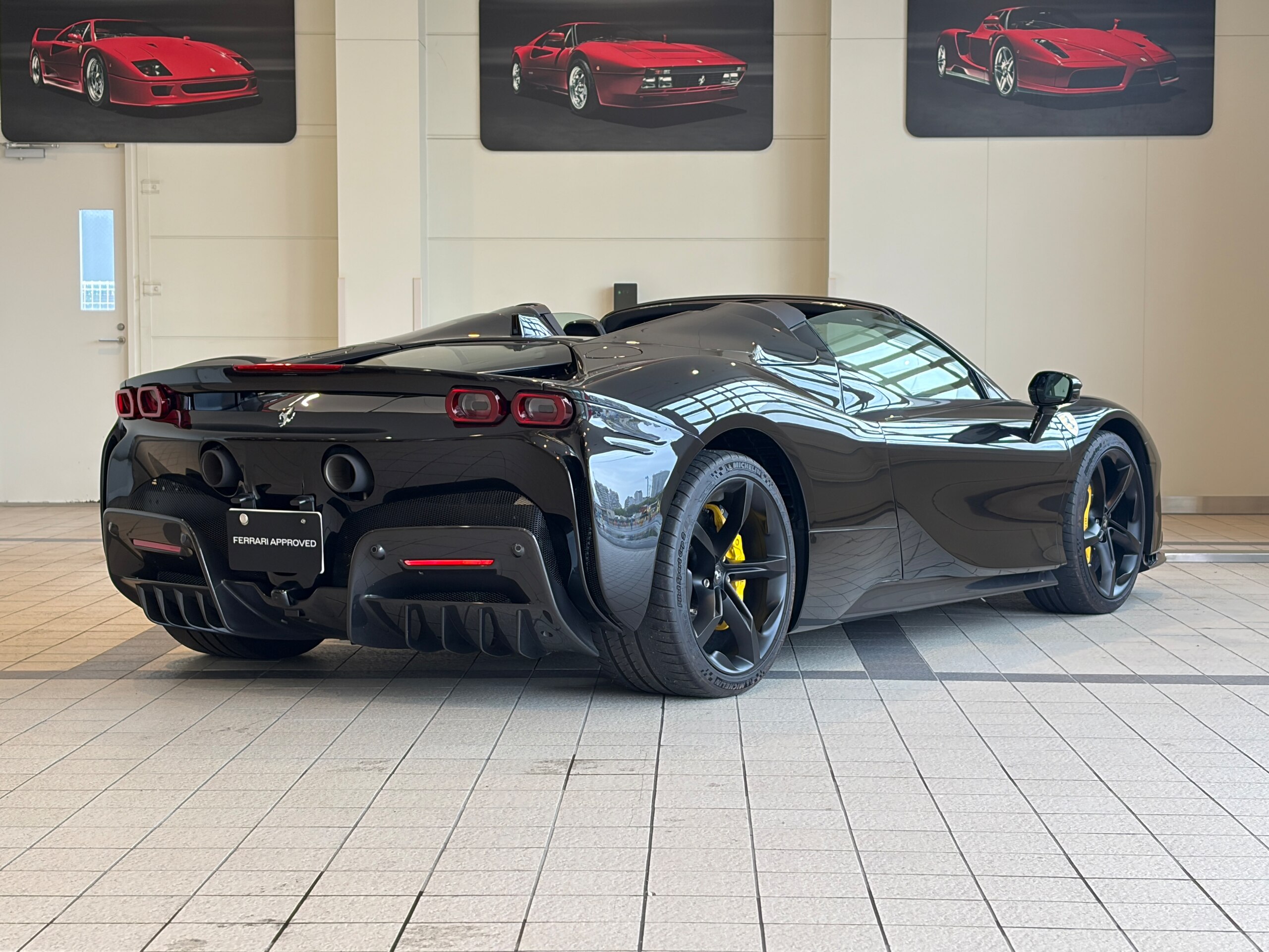 2023 Ferrari SF90Spider - フェラーリ SF90スパイダー F1 DCT E4WD 認定中古車 OP1187 カーボンRディフューザー カーボンレーシングシート カーボンドアパネル カーボンアンダーカバー カーボンFウイング 20インチダークグレーペイント鍛造スポーツホイール サスペンションリフター