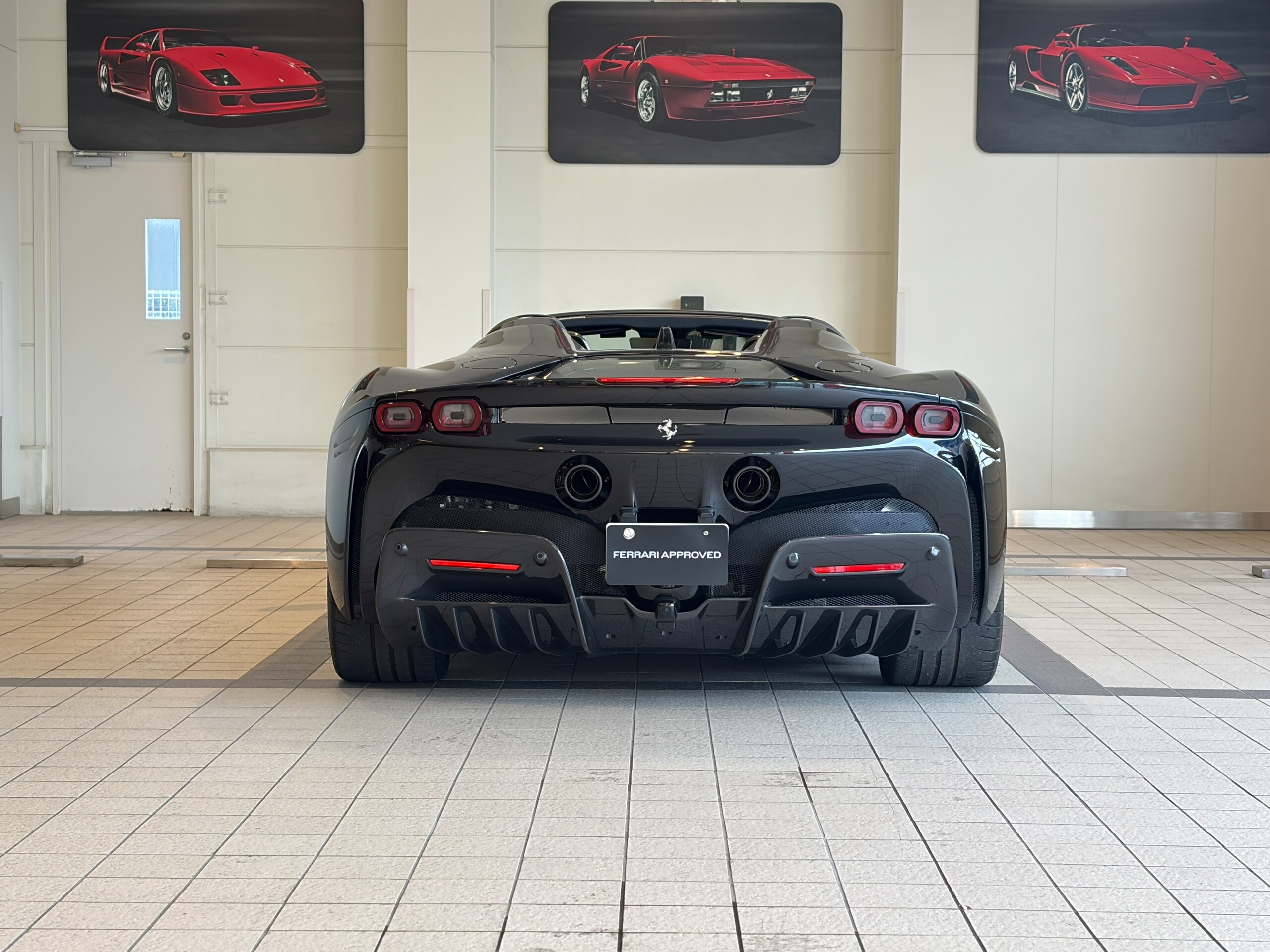 2023 Ferrari SF90Spider - フェラーリ SF90スパイダー F1 DCT E4WD 認定中古車 OP1187 カーボンRディフューザー カーボンレーシングシート カーボンドアパネル カーボンアンダーカバー カーボンFウイング 20インチダークグレーペイント鍛造スポーツホイール サスペンションリフター