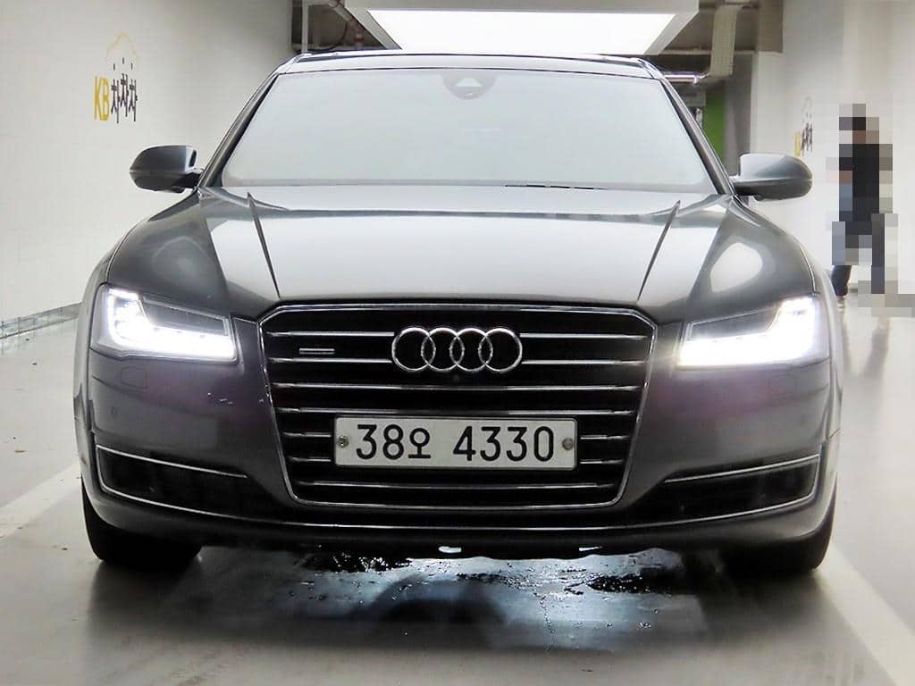 2015 AUDI A8
