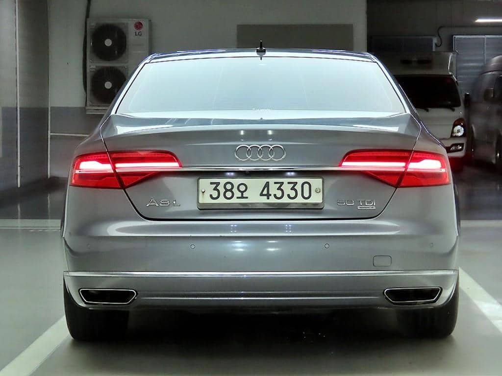 2015 AUDI A8