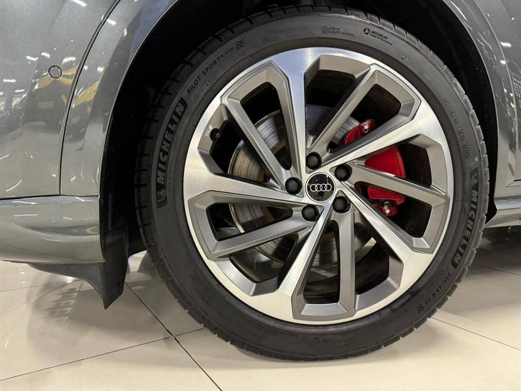 2025 AUDI Q5 - 2025 أودي Q5