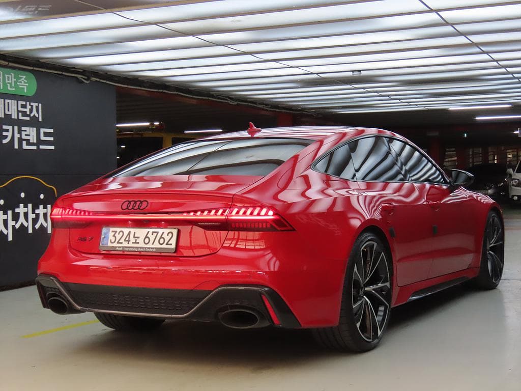 2021 AUDI RS7 - 2021 أودي RS7