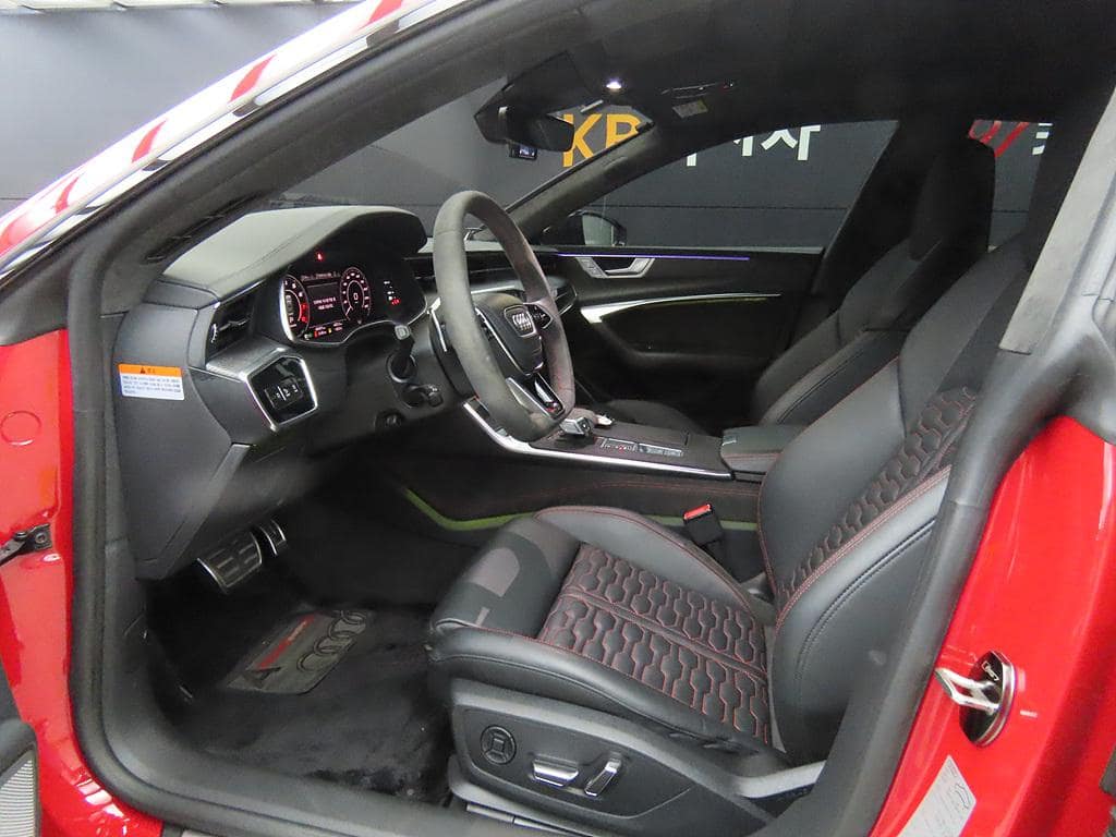 2021 AUDI RS7 - 2021 أودي RS7