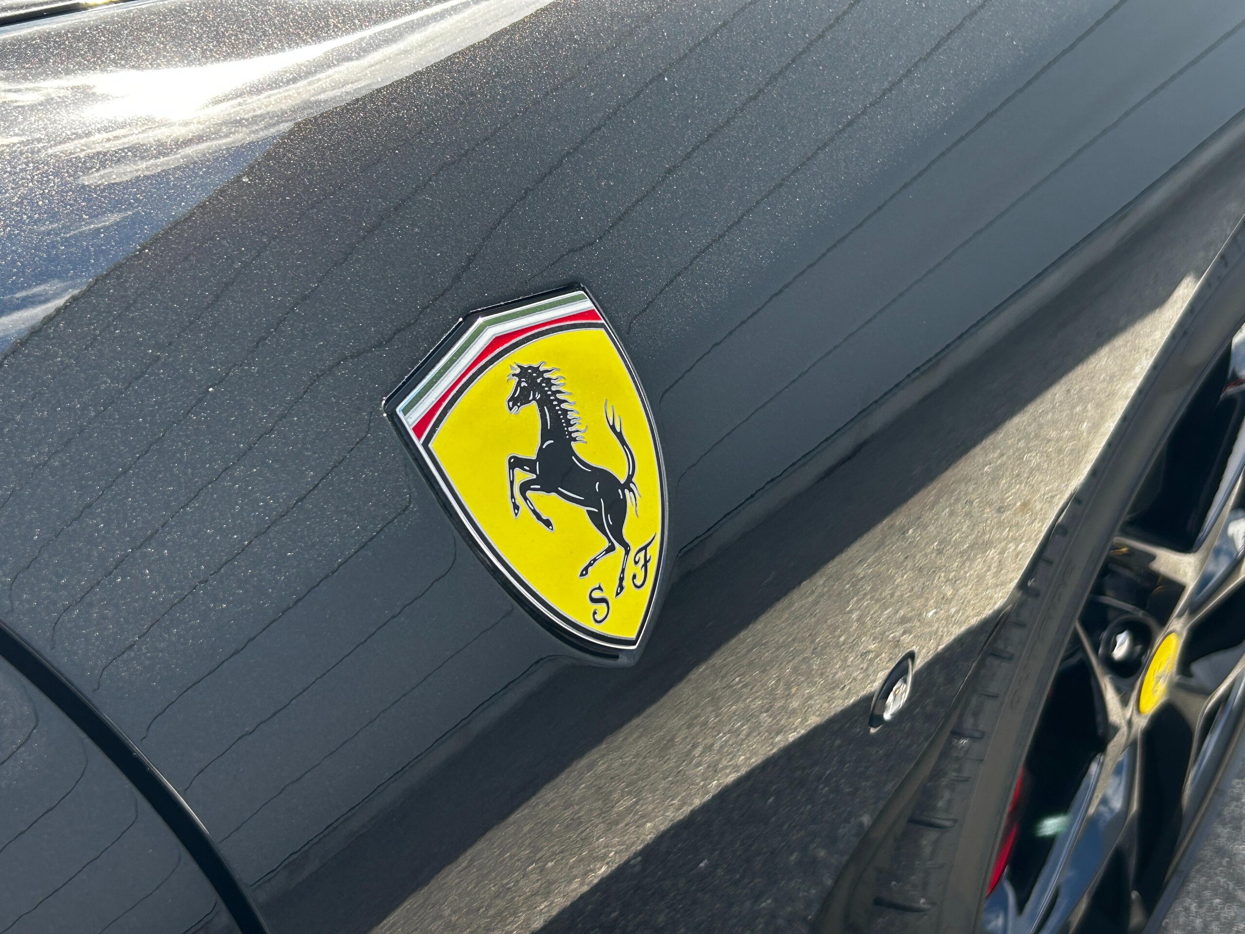 2025 Ferrari RomaSpider - フェラーリ ローマスパイダー F1 DCT 認定中古車 OP1314 ADAS サラウンドビューシステム パッセンジャーディスプレイ スペシャルレザーインテリア カーボンステアリングホイール カー―ボンダッシュボードインサート カーボンリアブートトリム