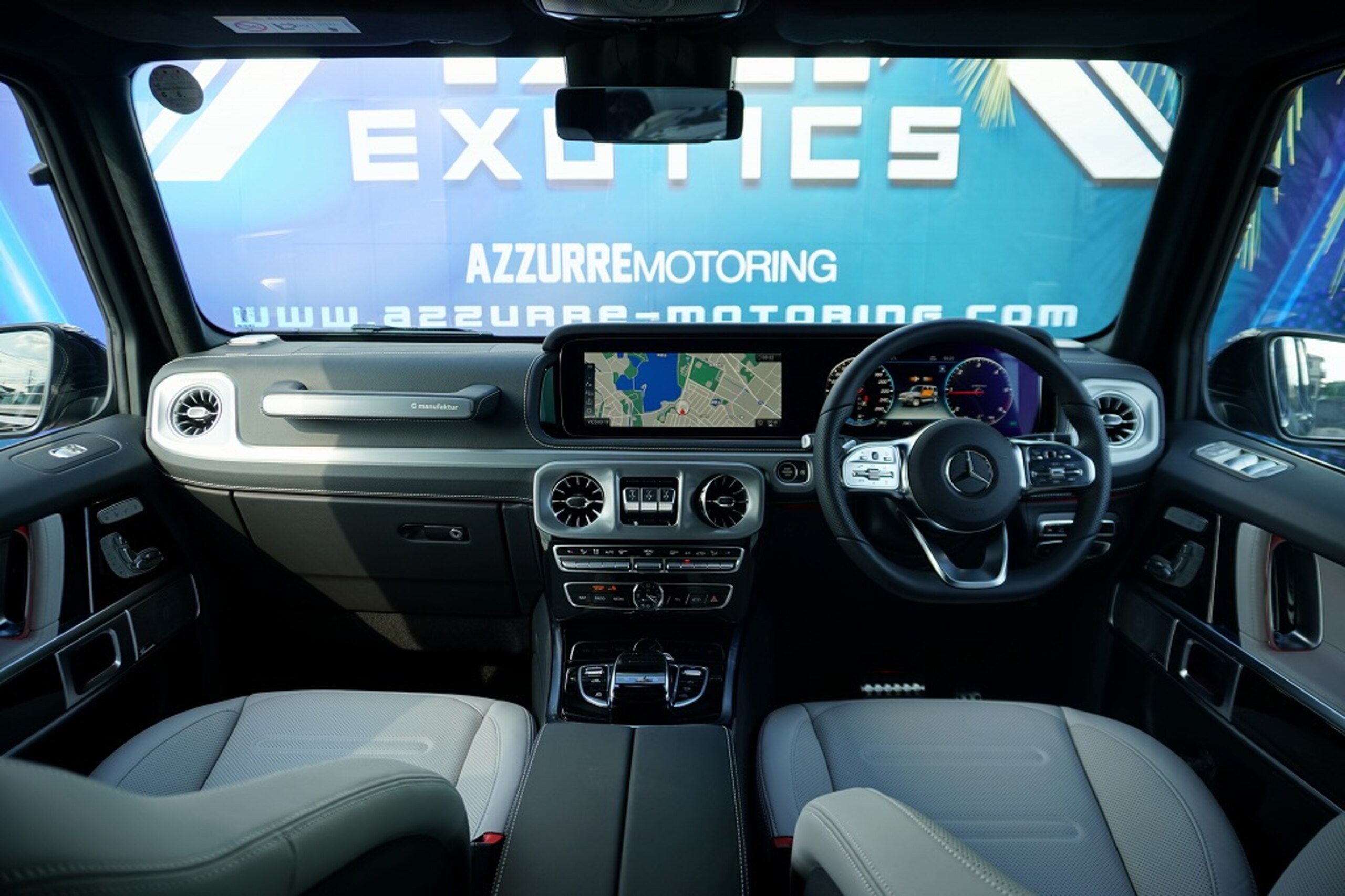 2023 Mercedes-Benz G-Class - メルセデス・ベンツ Gクラス G400d AMGライン ディーゼルターボ 4WD マニファクタープログラム 白革 右ハンドル ステルスフルプロテクション AMGライン 電動サイドステップ 各所ブラックアウト 社外ラゲッジボード ブルメスターサウンド サンルーフ MBUX