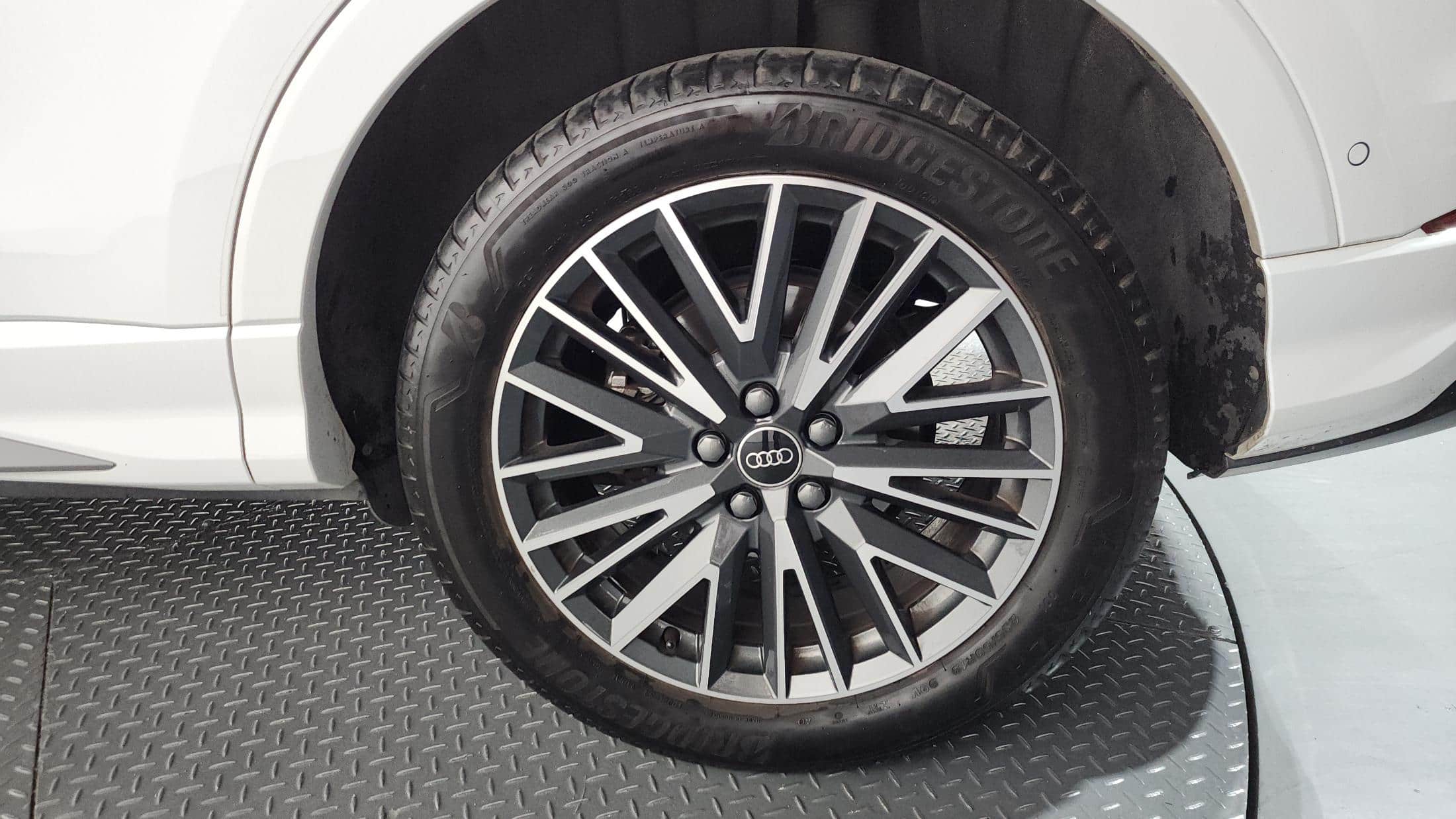 2023 AUDI Q3 35 TDI Premium - 2023 アウディ Q3