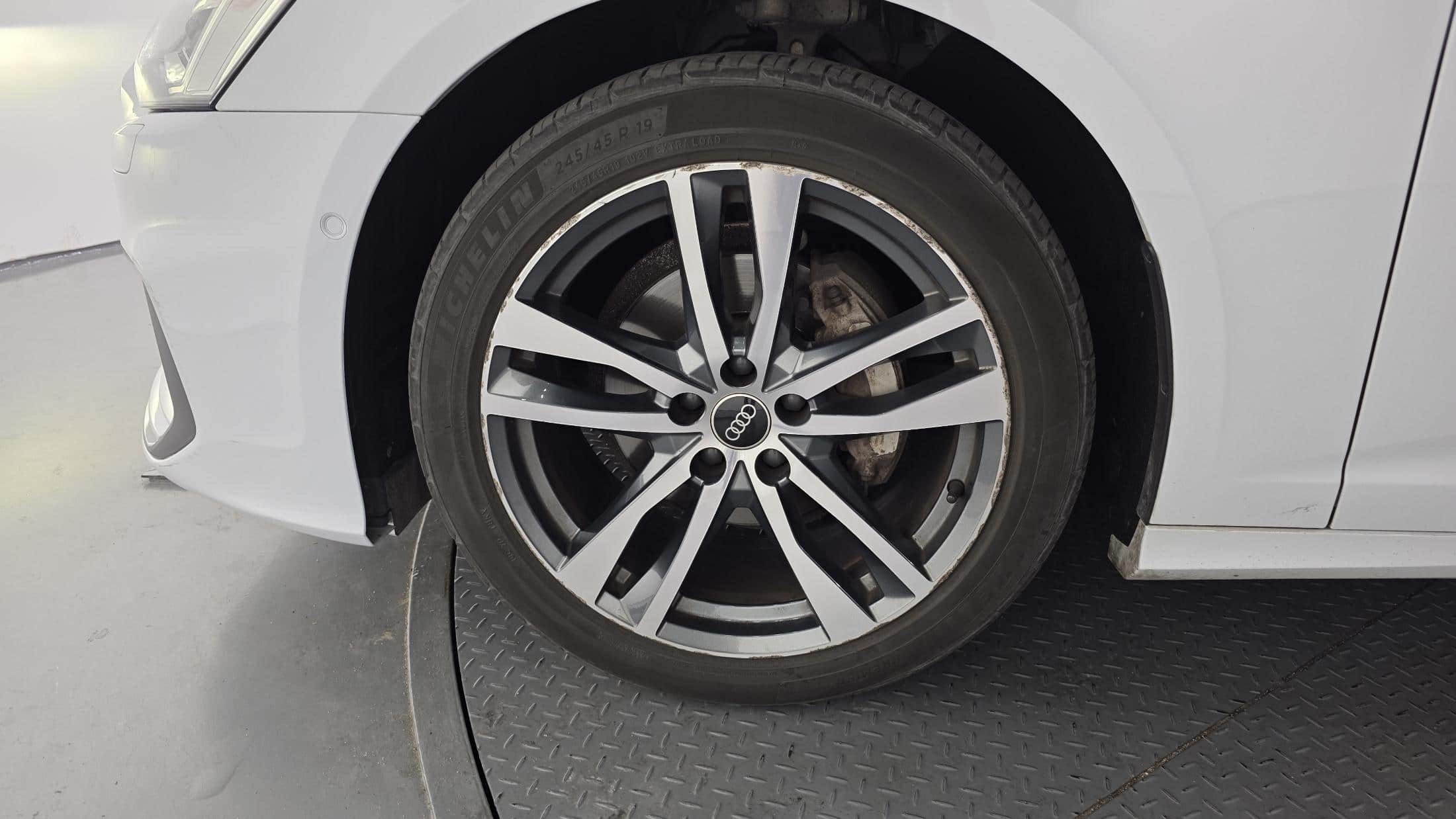 2022 AUDI A6 40 TDI Quattro Premium - 2022 アウディ A6