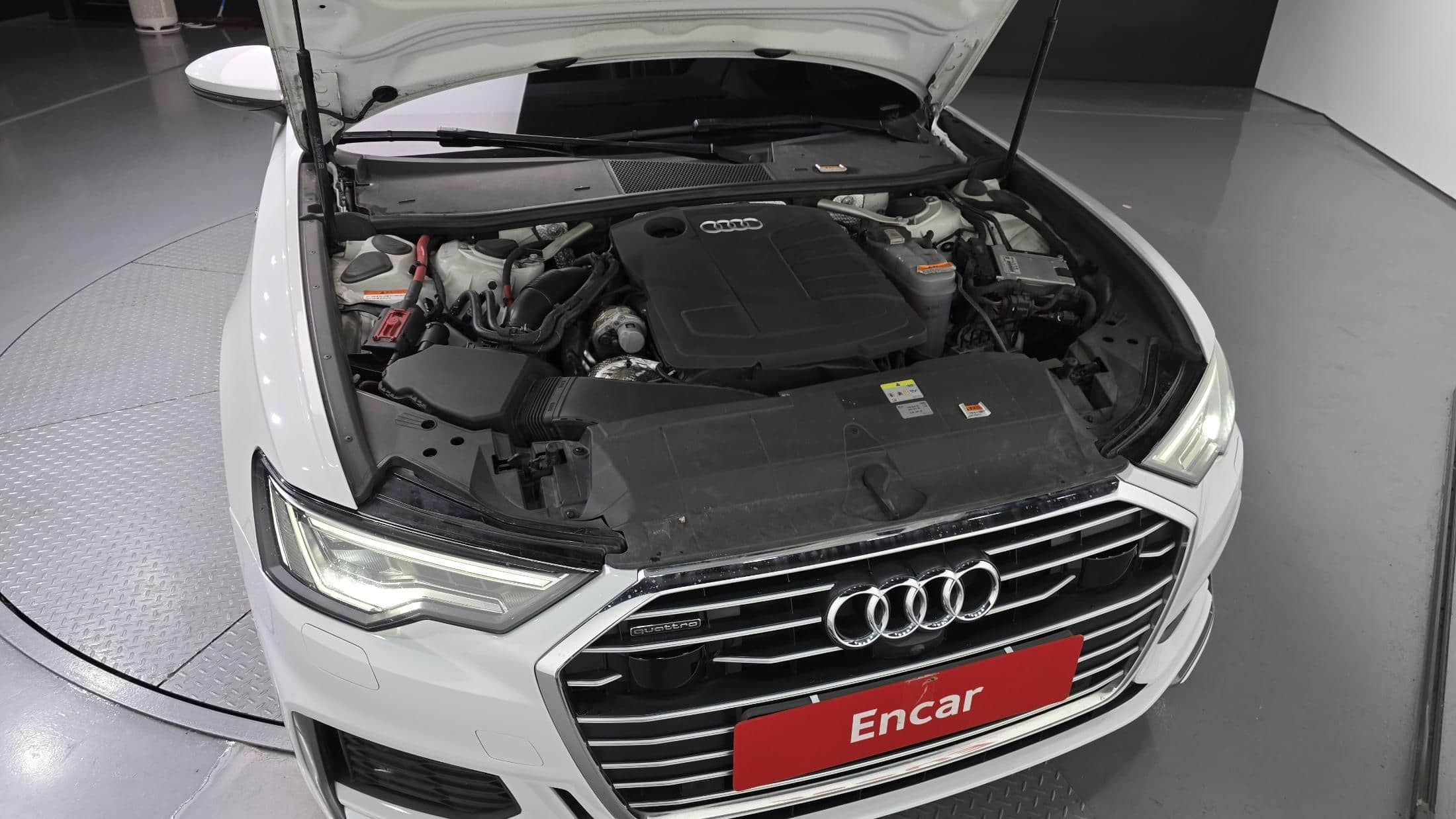 2022 AUDI A6 40 TDI Quattro Premium - 2022 アウディ A6