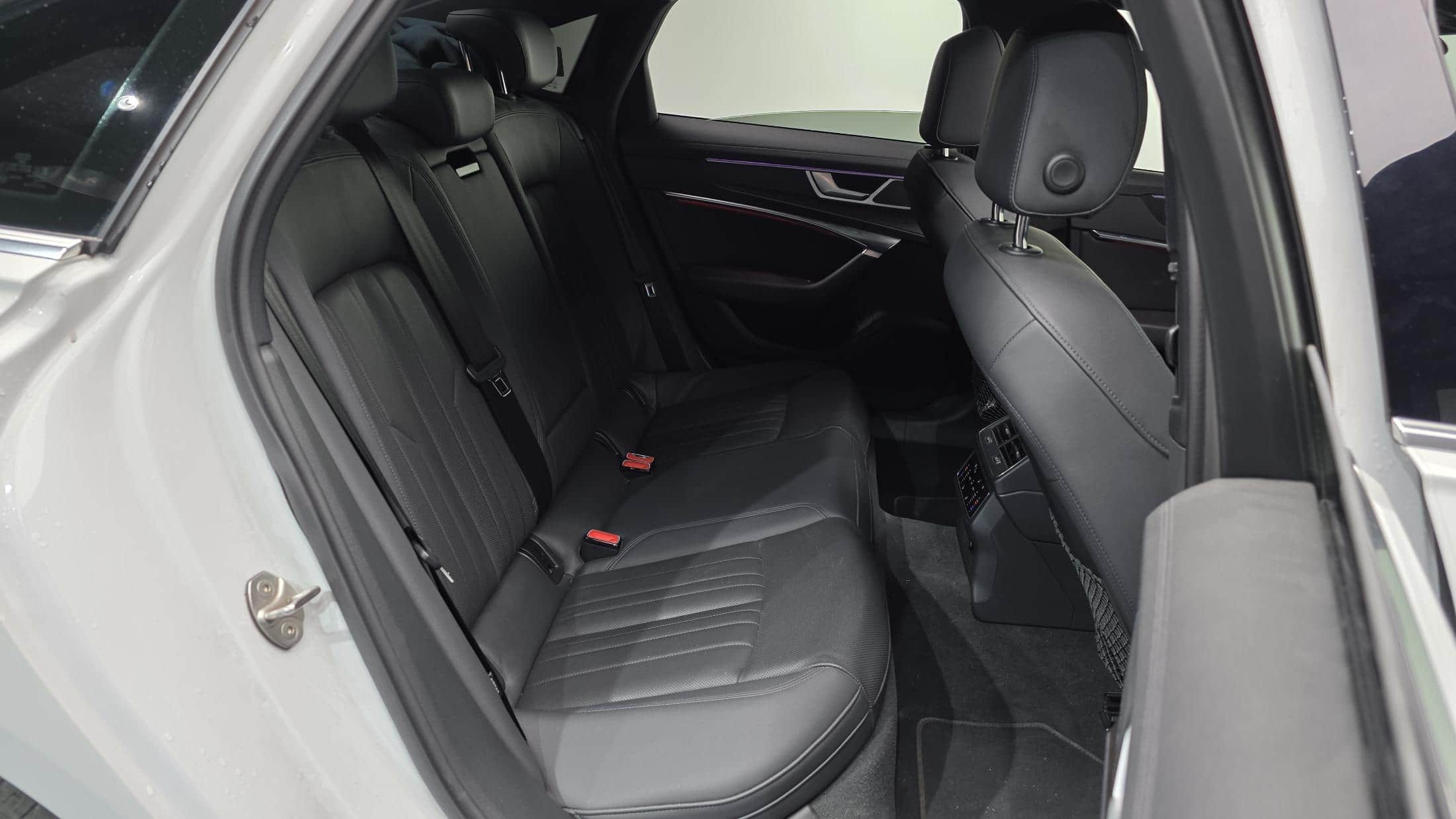 2022 AUDI A6 40 TDI Quattro Premium - 2022 アウディ A6