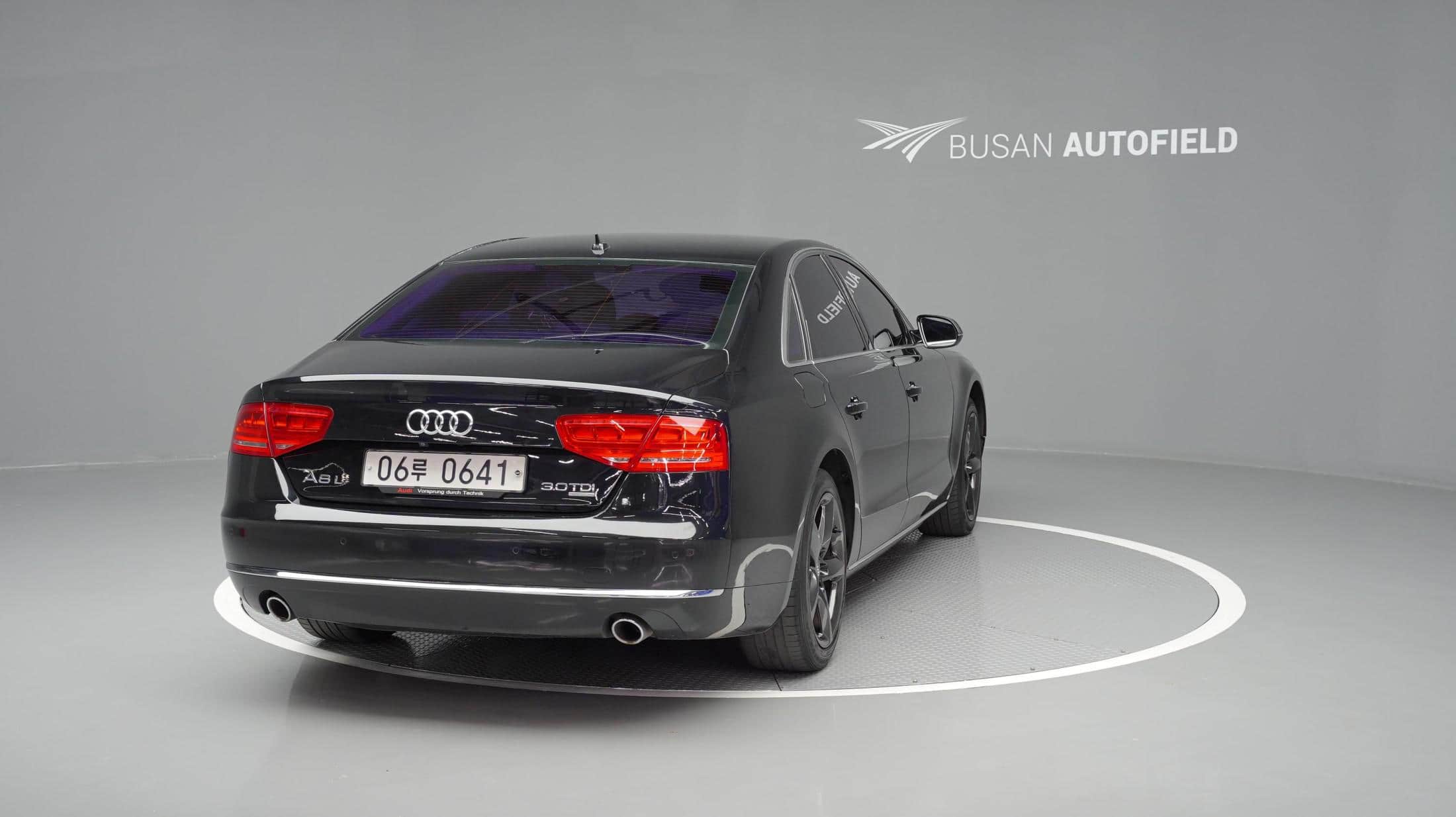 2013 AUDI A8 - 2013 أودي A8