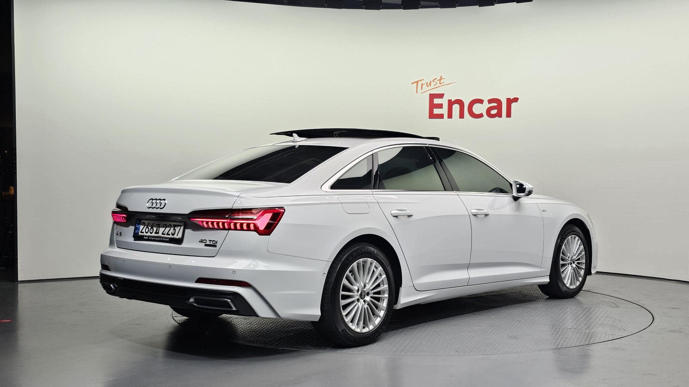 2020 AUDI A6 40 TDI Quattro Premium - 2020 アウディ A6