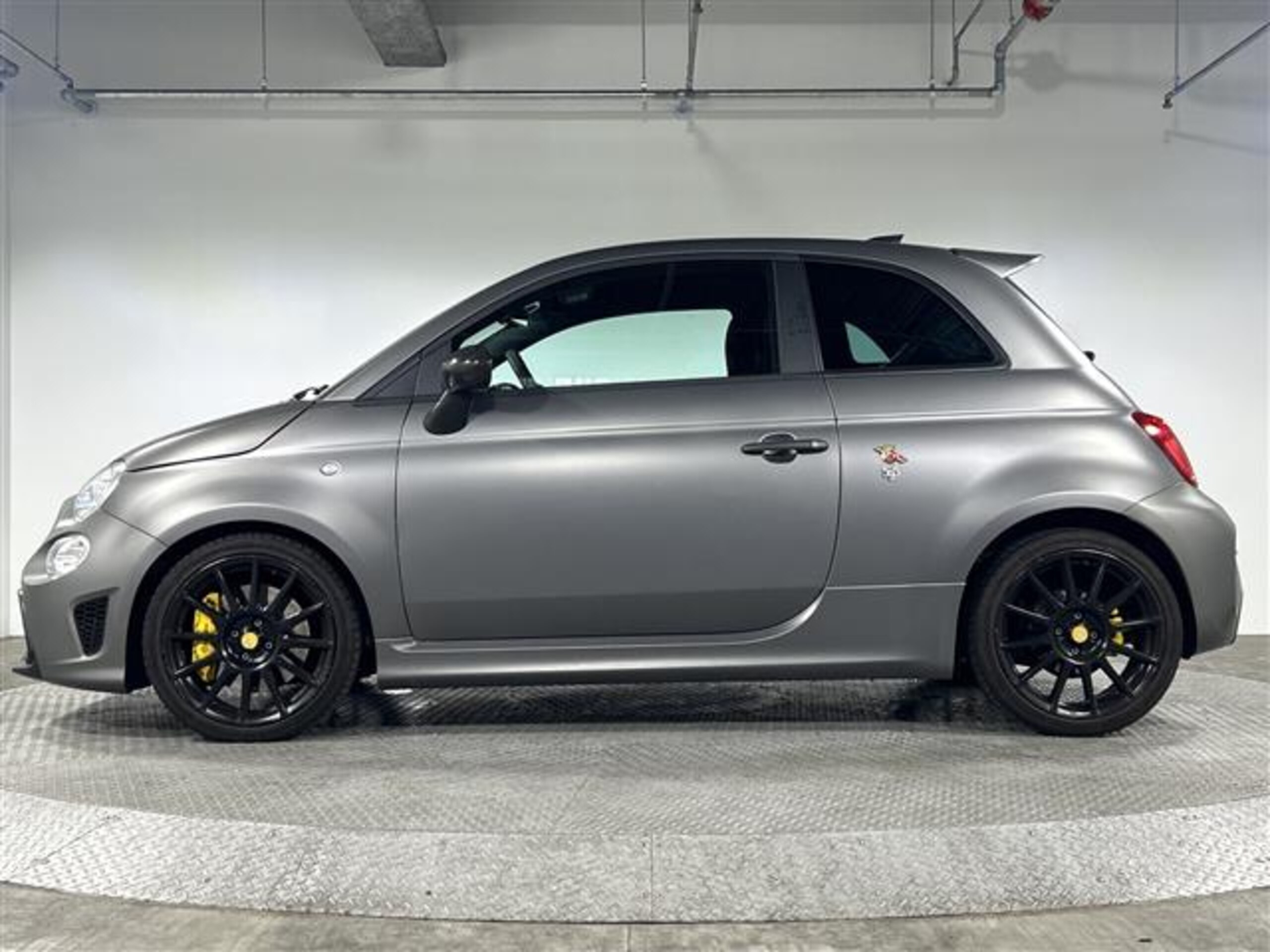 2021 Abarth 595 - アバルト 595 コンペティツィオーネ 社外7インチメモリナビ SD CD DVD USB BluetoothアルカンターラシートバックカメラHIDヘッドライトフォグランプ純正リアスポイラーエアロ純正17インチアルミホイール ETC