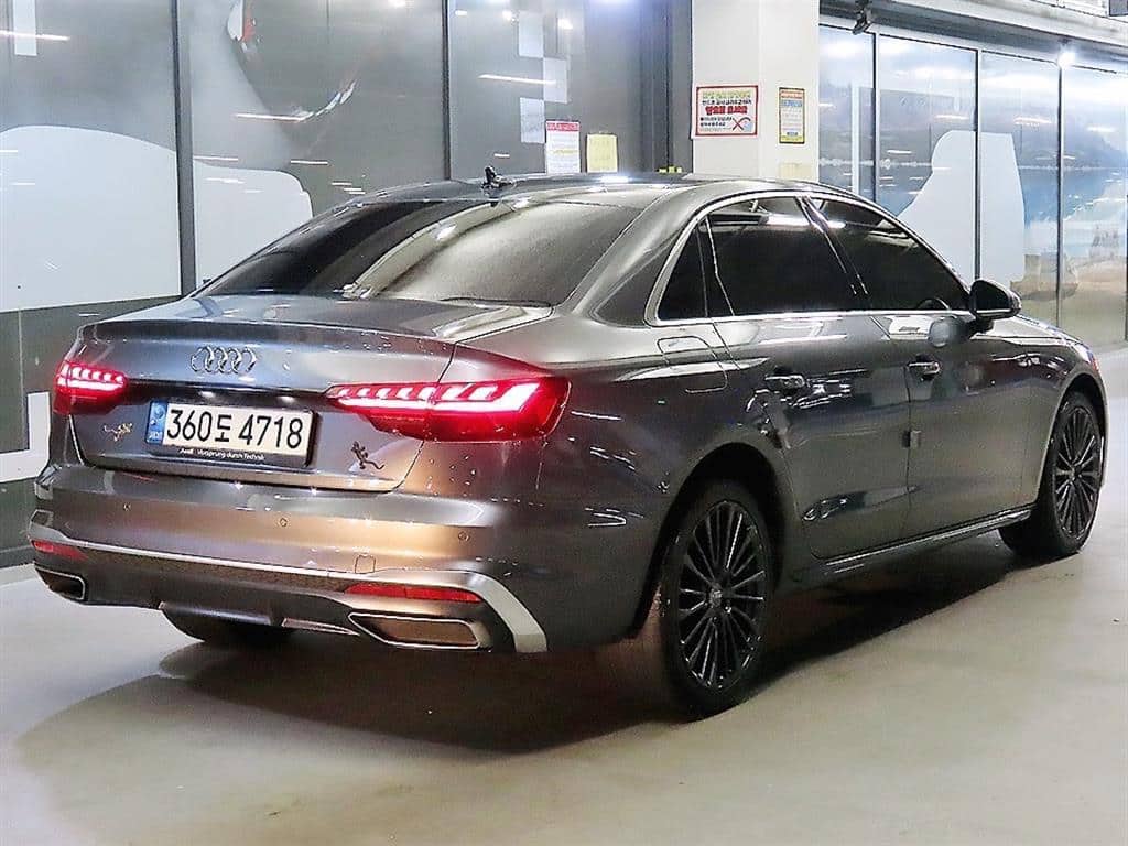 2021 AUDI A4