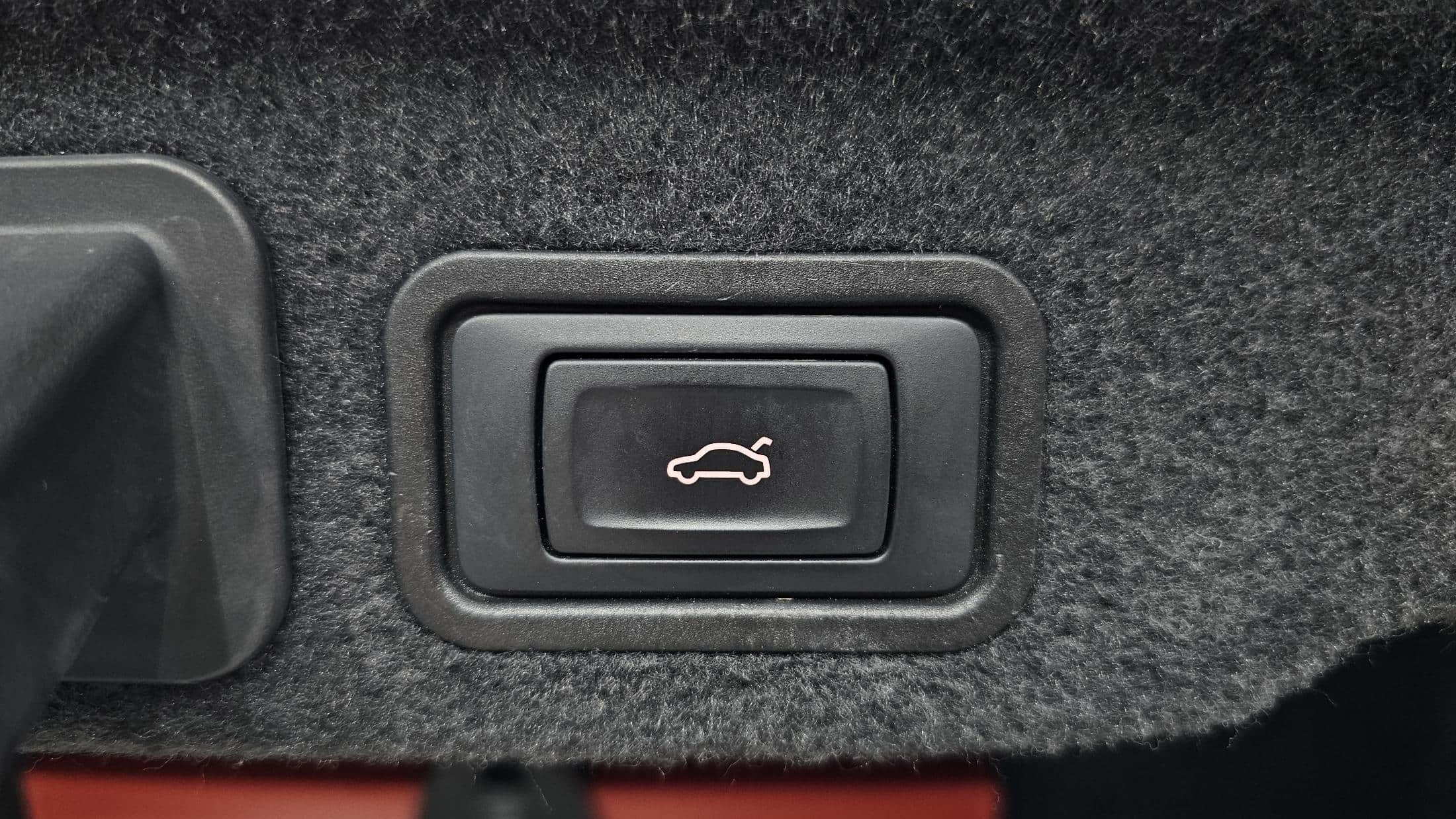 2013 AUDI A8