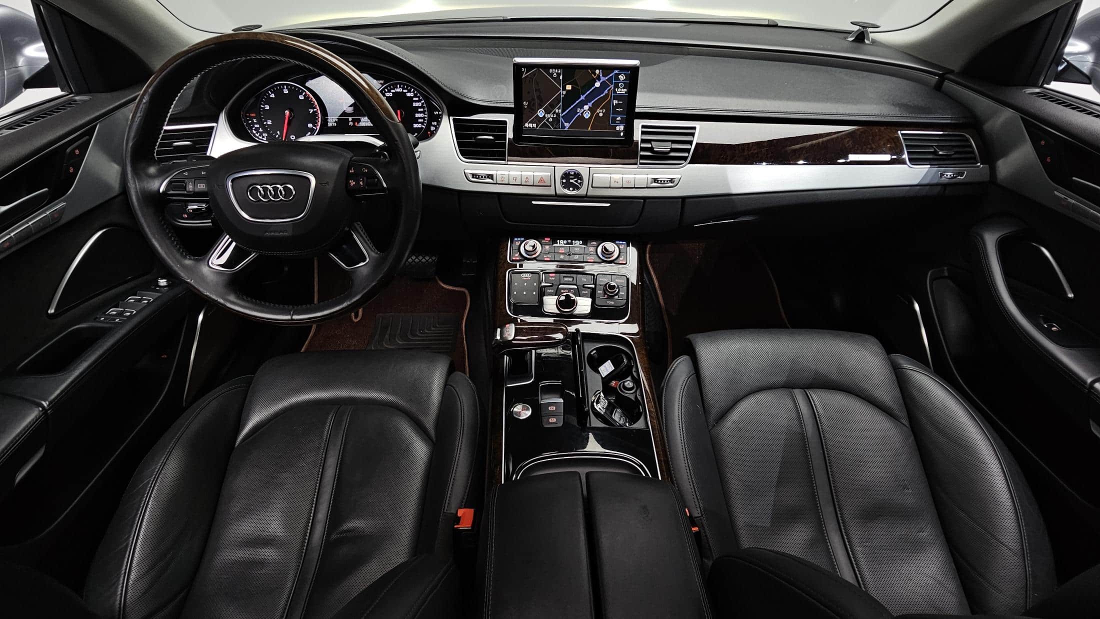 2013 AUDI A8