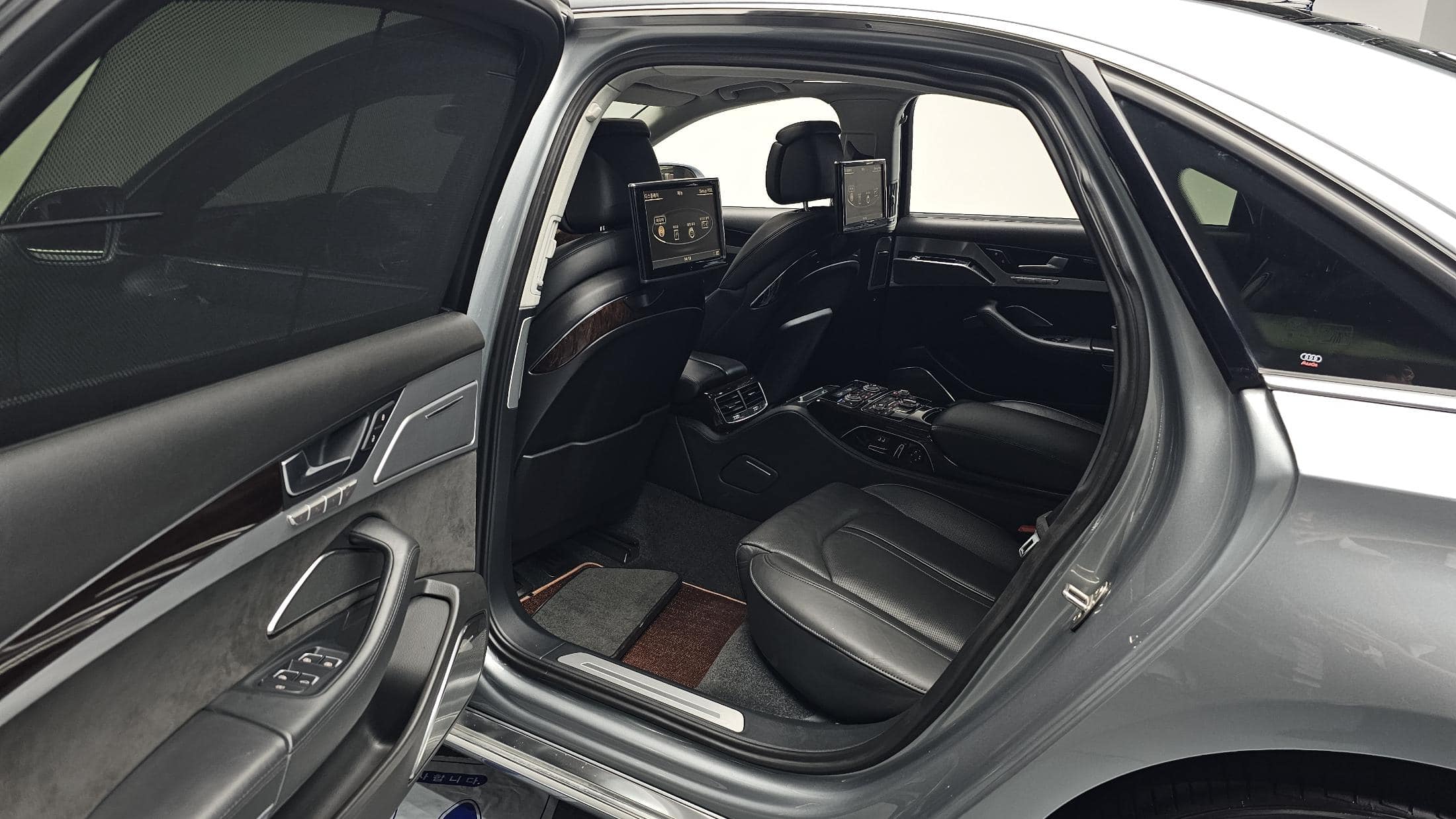 2013 AUDI A8