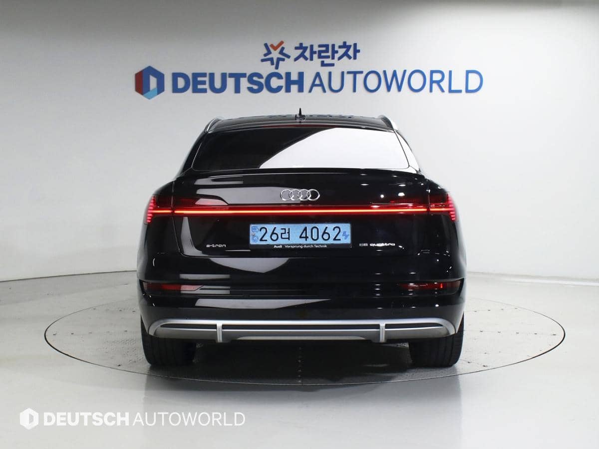 2022 AUDI E- TRON