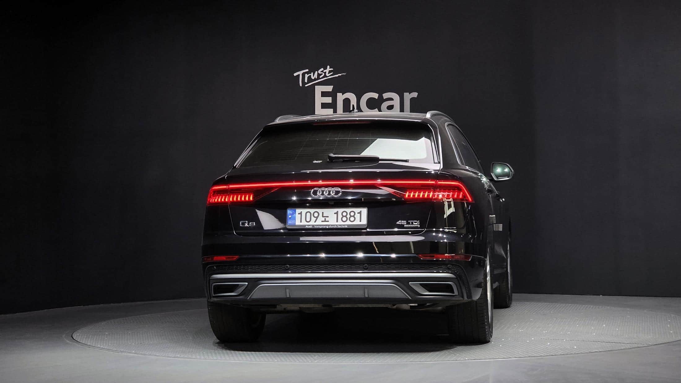 2021 AUDI Q8 45 TDI Quattro Premium - 2021 アウディ Q8