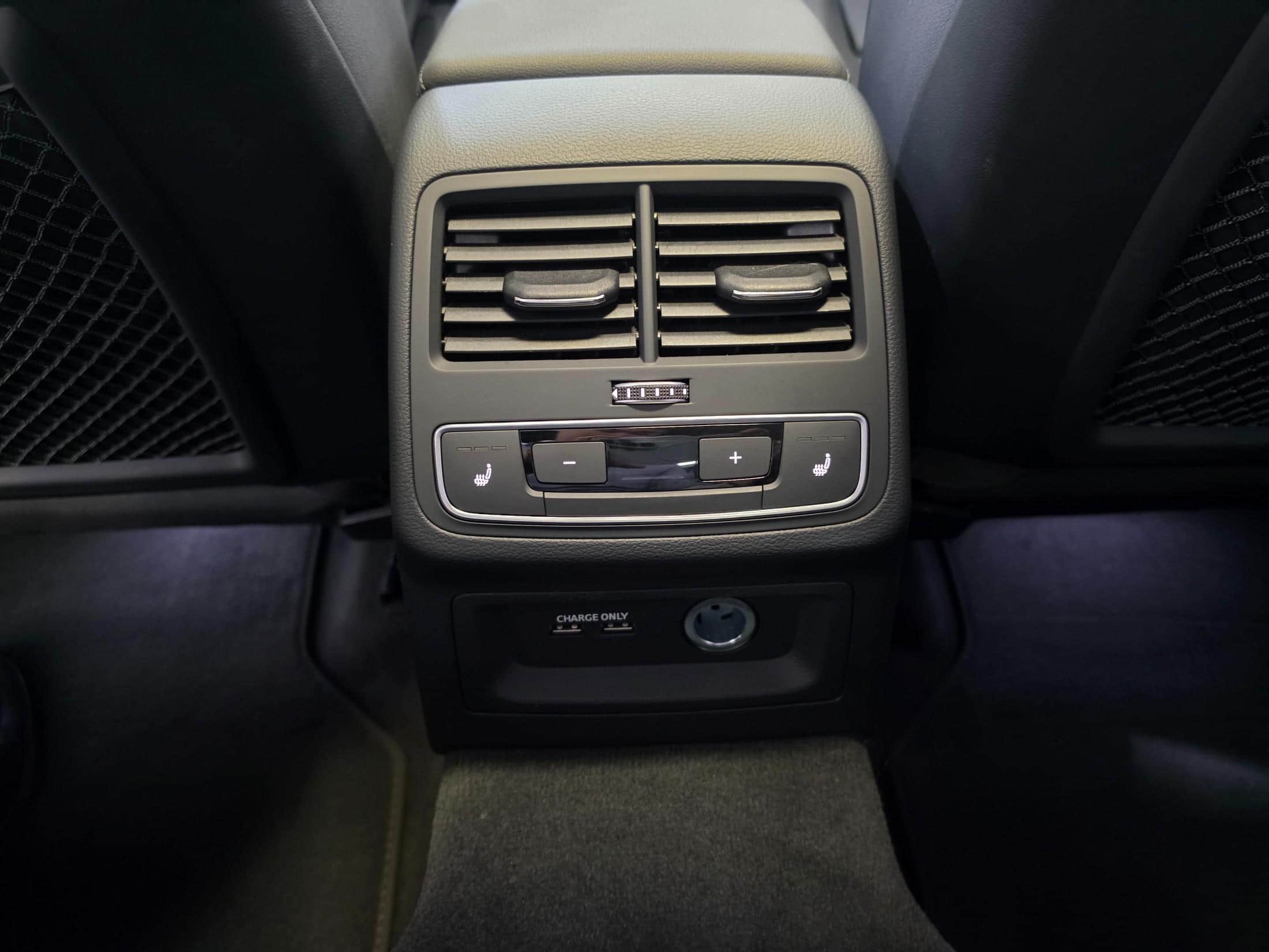 2023 AUDI A4 40 TFSI Premium