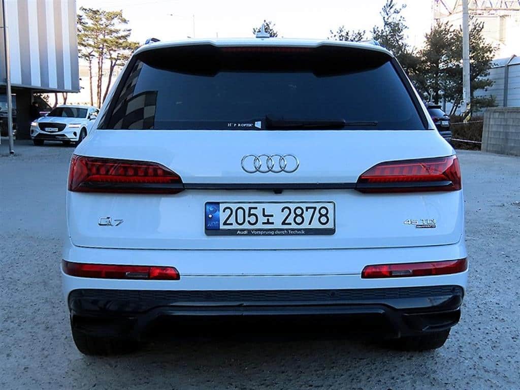 2023 AUDI Q7