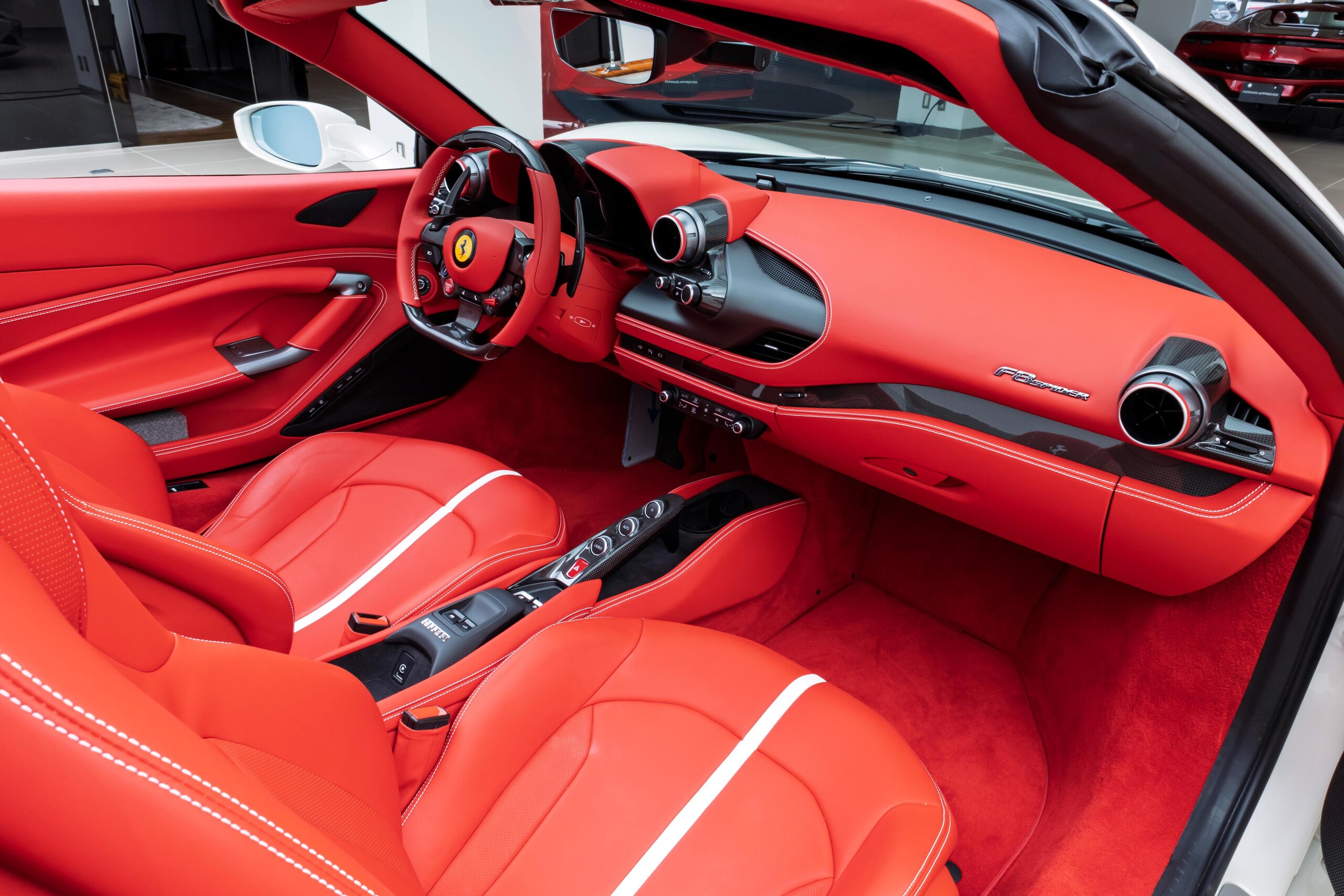 2022 Ferrari F8Spider - フェラーリ F8スパイダー F1 DCT 認定中古車BiancoFuji1482K 20インチ鍛造ダイヤモンドホイール LED付きカーボンステアリング フロントサスペンションリフター カーボン(ドライバーズゾーン/センターコンソール/ダッシュボードアクセント)