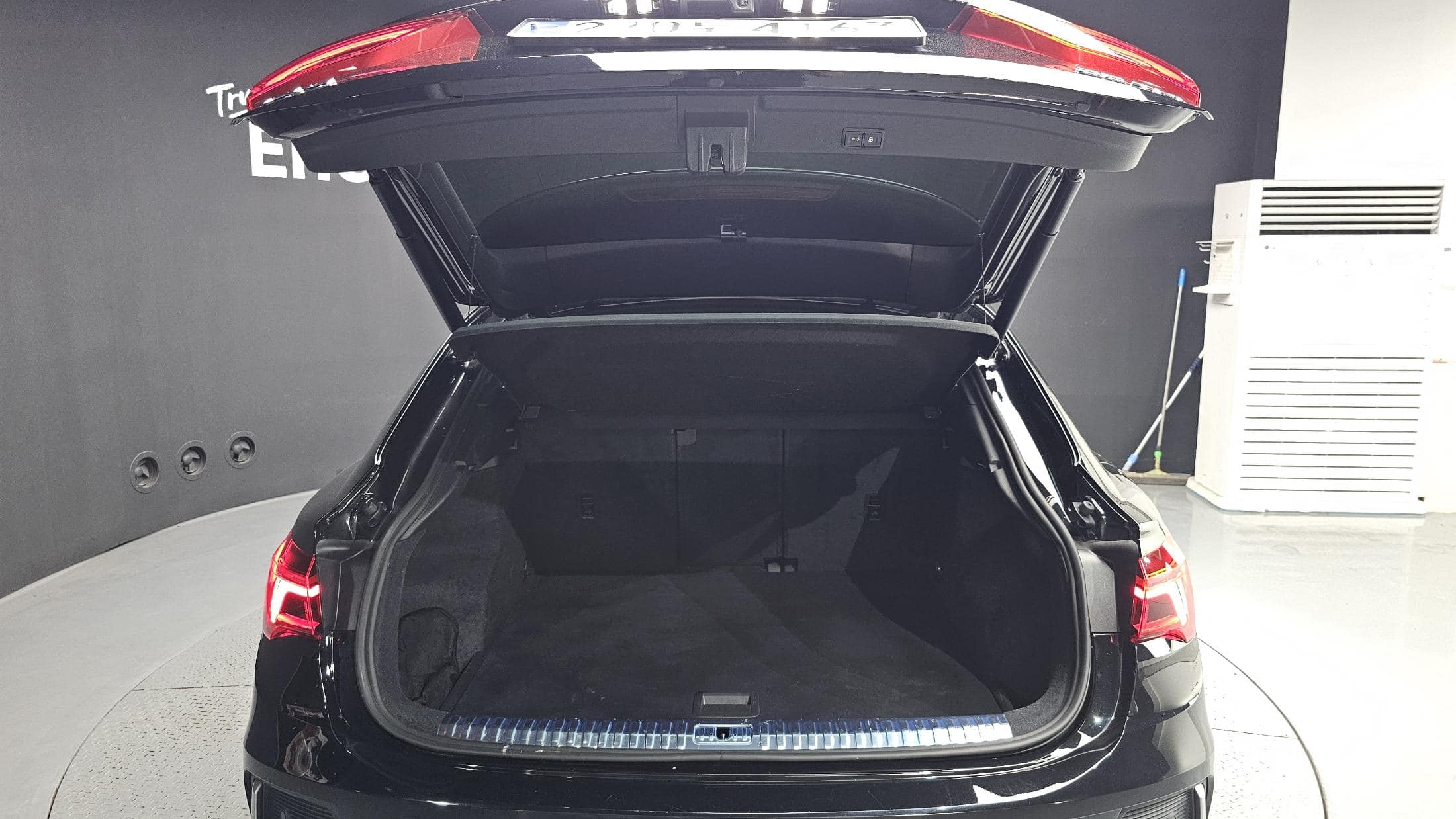 2023 AUDI Q3 35 TDI Premium Sportback - 2023 أودي Q3
