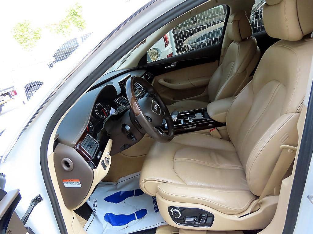 2015 AUDI A8