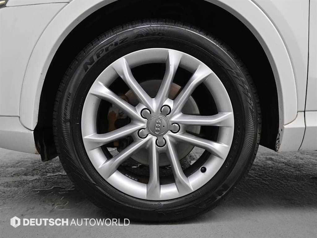 2015 AUDI Q3 - 2015 アウディ Q3
