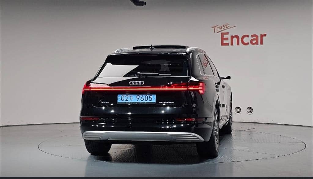 2021 AUDI E- TRON