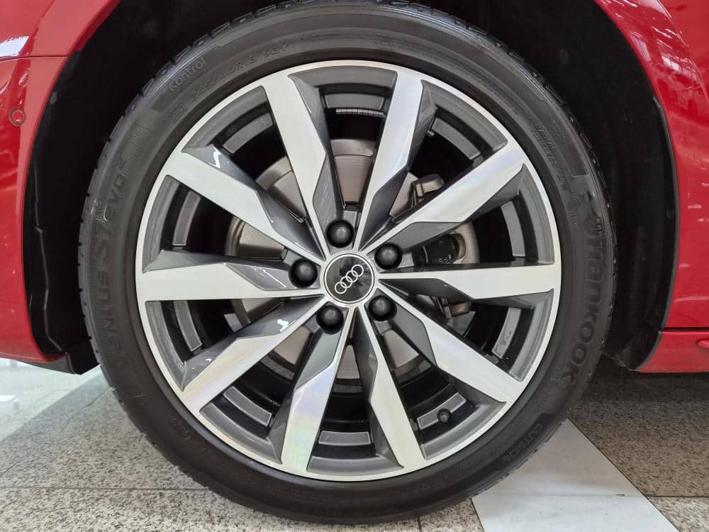 2023 AUDI A4 40 TFSI Premium - 2023 أودي A4