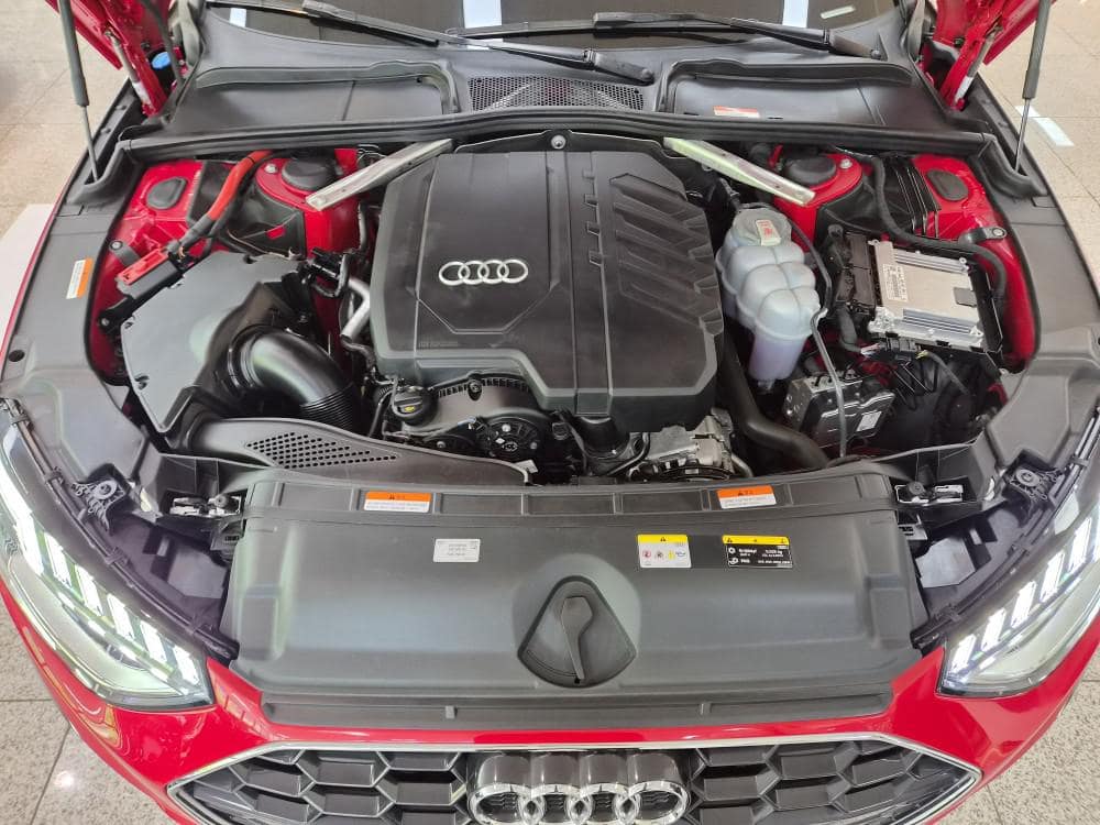 2023 AUDI A4 40 TFSI Premium - 2023 أودي A4