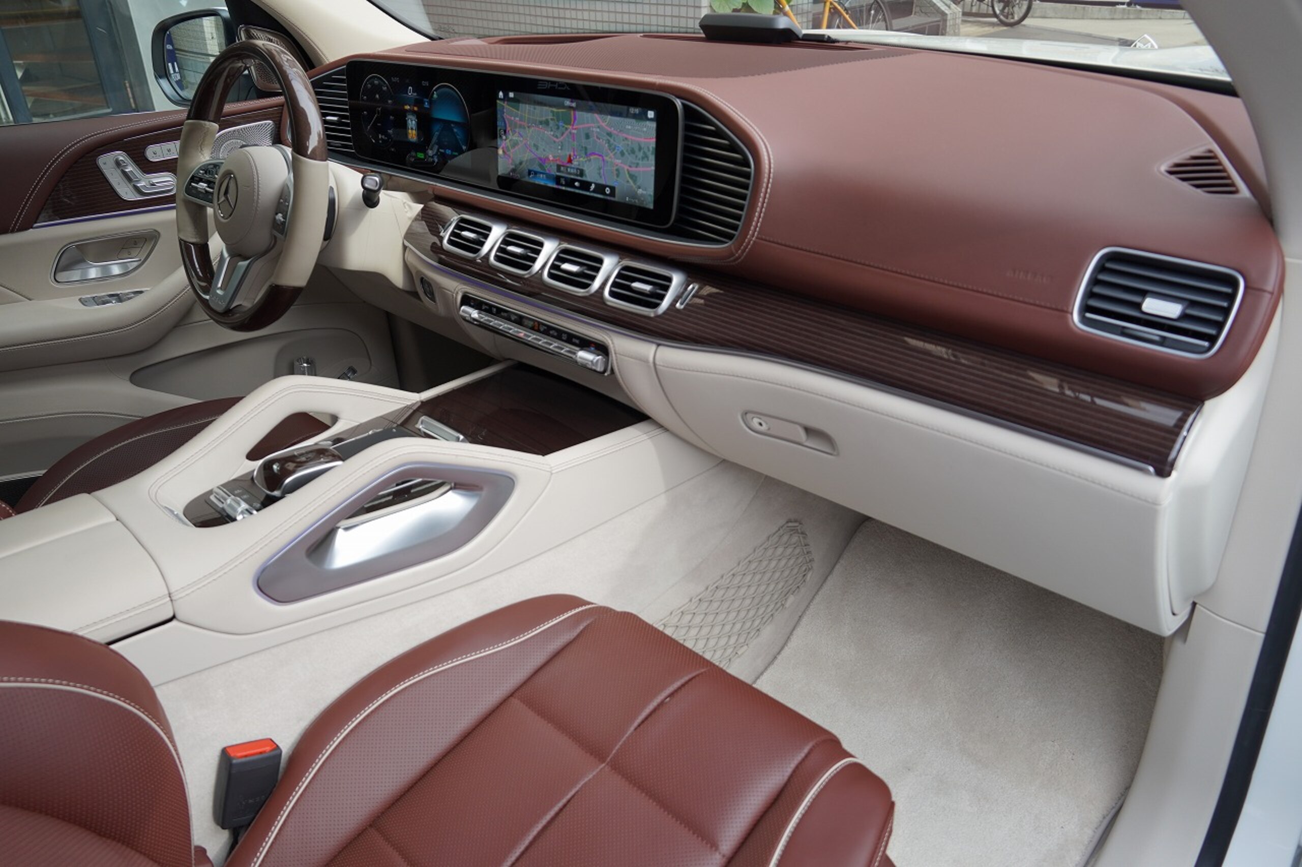 2021 Mercedes-Maybach GLS - メルセデス・マイバッハ GLS 600 4マチック (ISG搭載モデル) 4WD 正規ディーラー車 社外エアロ 社外ホイール ローダウン パノラミックサンルーフ ブルメスターサウンド リアエンターテイメント アンビエントライト レーダーセーフティー リラクゼーション機能