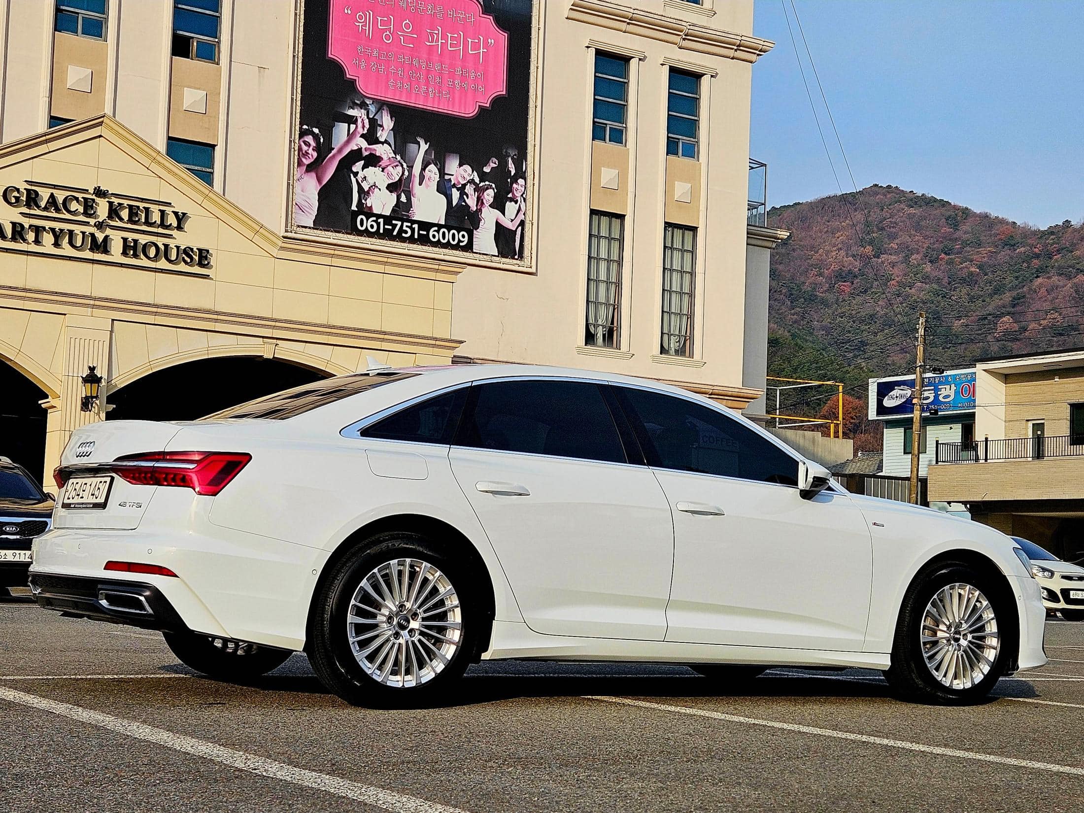 2021 AUDI A6 45 TFSI Premium - 2021 アウディ A6