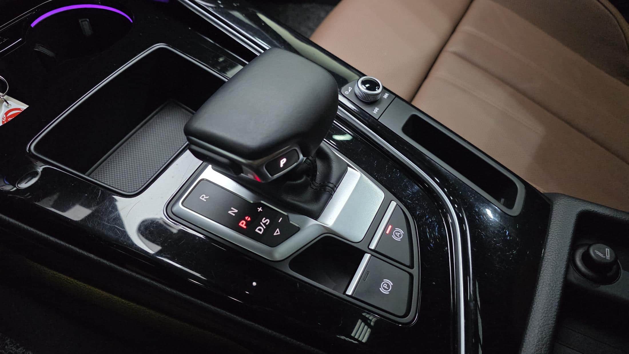 2021 AUDI A4 40 TFSI Premium - 2021 アウディ A4