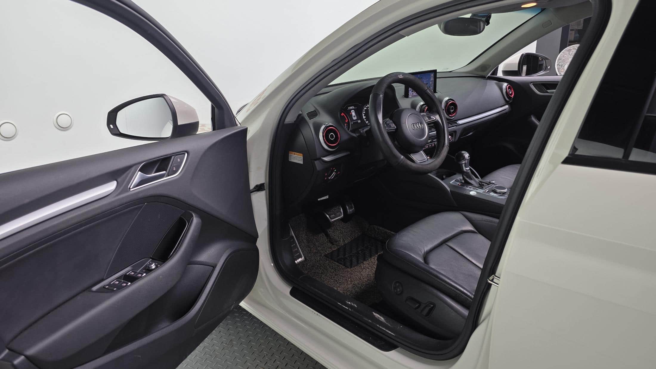 2015 AUDI A3 35 TDI Dynamic - 2015 アウディ A3