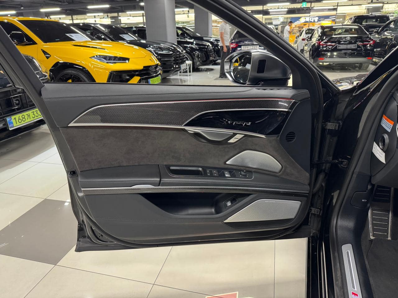 2021 AUDI S8 - 2021 أودي S8