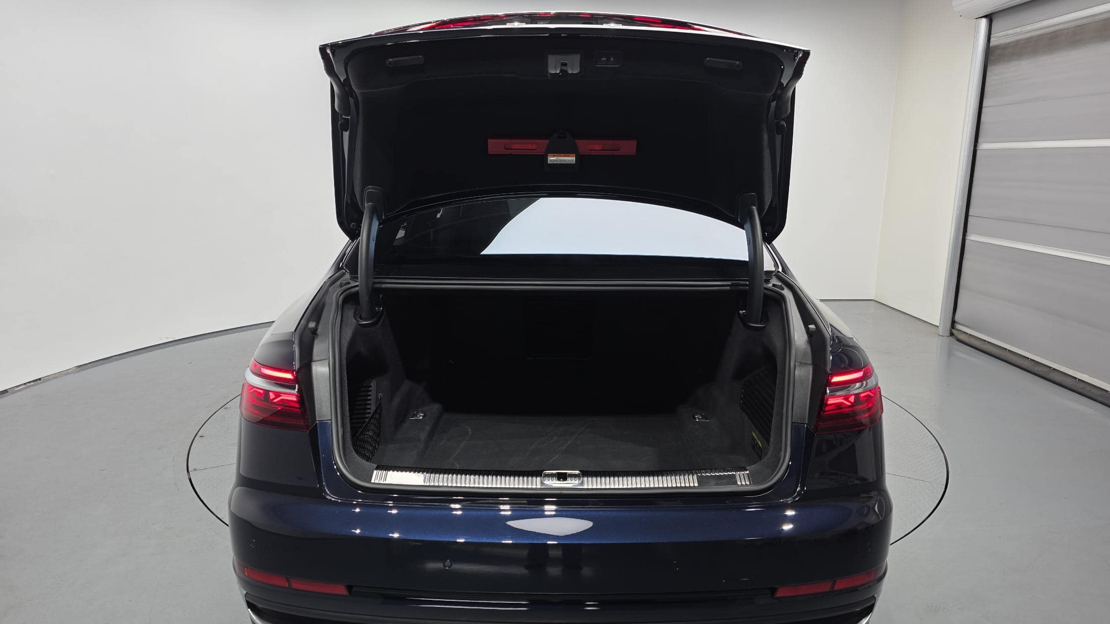 2023 AUDI A8 55 TFSI Quattro Premium LWB