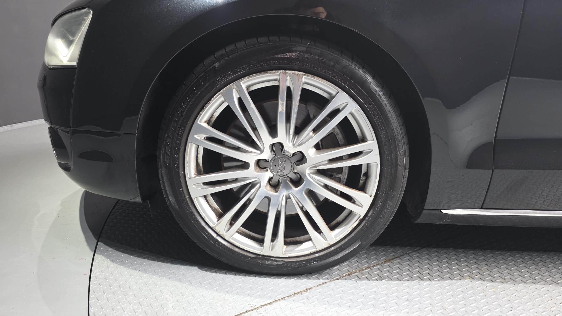 2012 AUDI A8