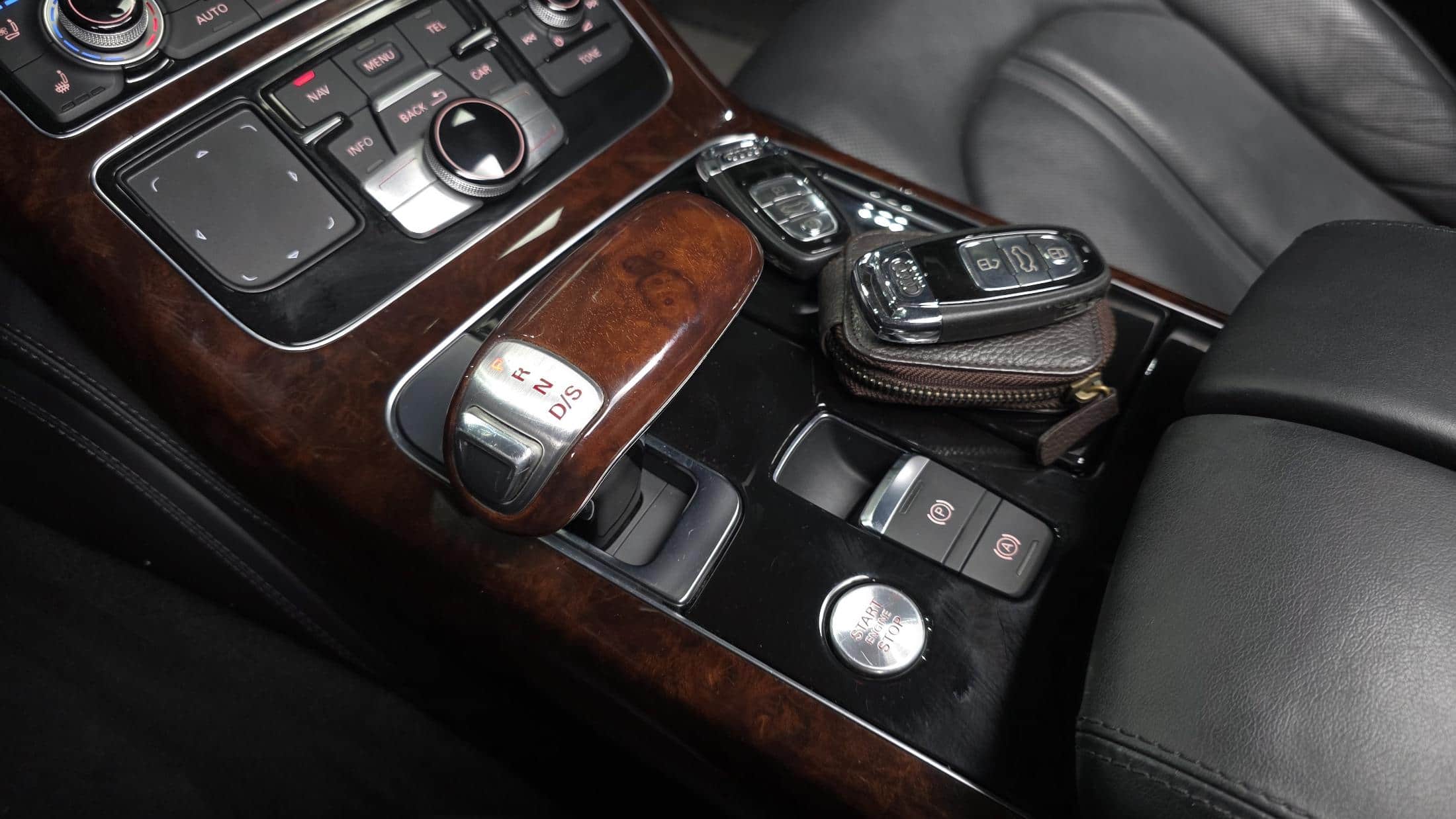 2012 AUDI A8