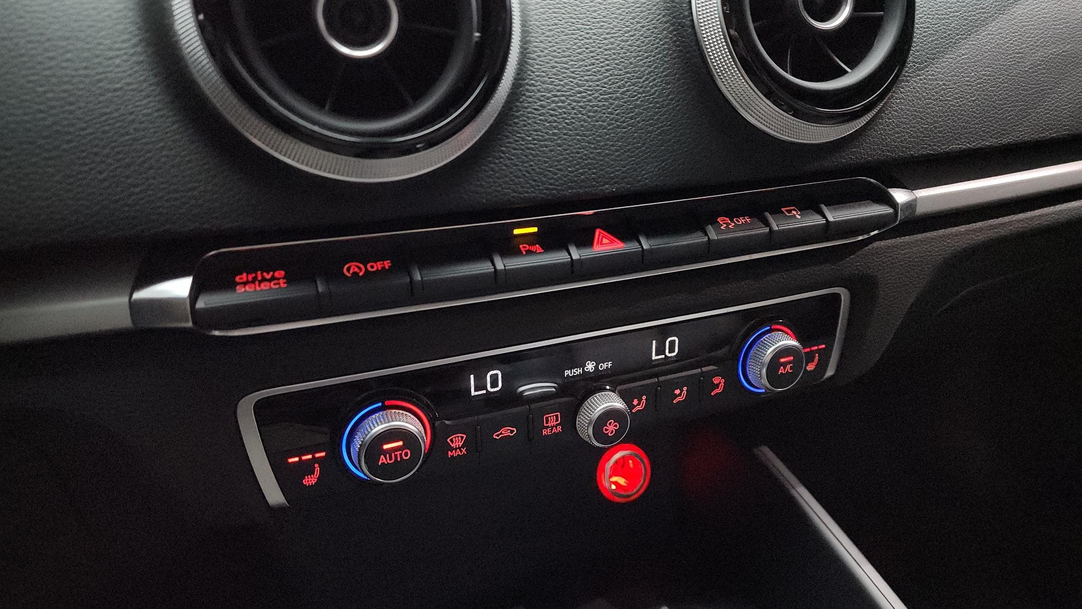 2015 AUDI A3 35 TDI Dynamic - 2015 アウディ A3