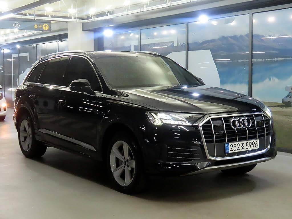 2021 AUDI Q7
