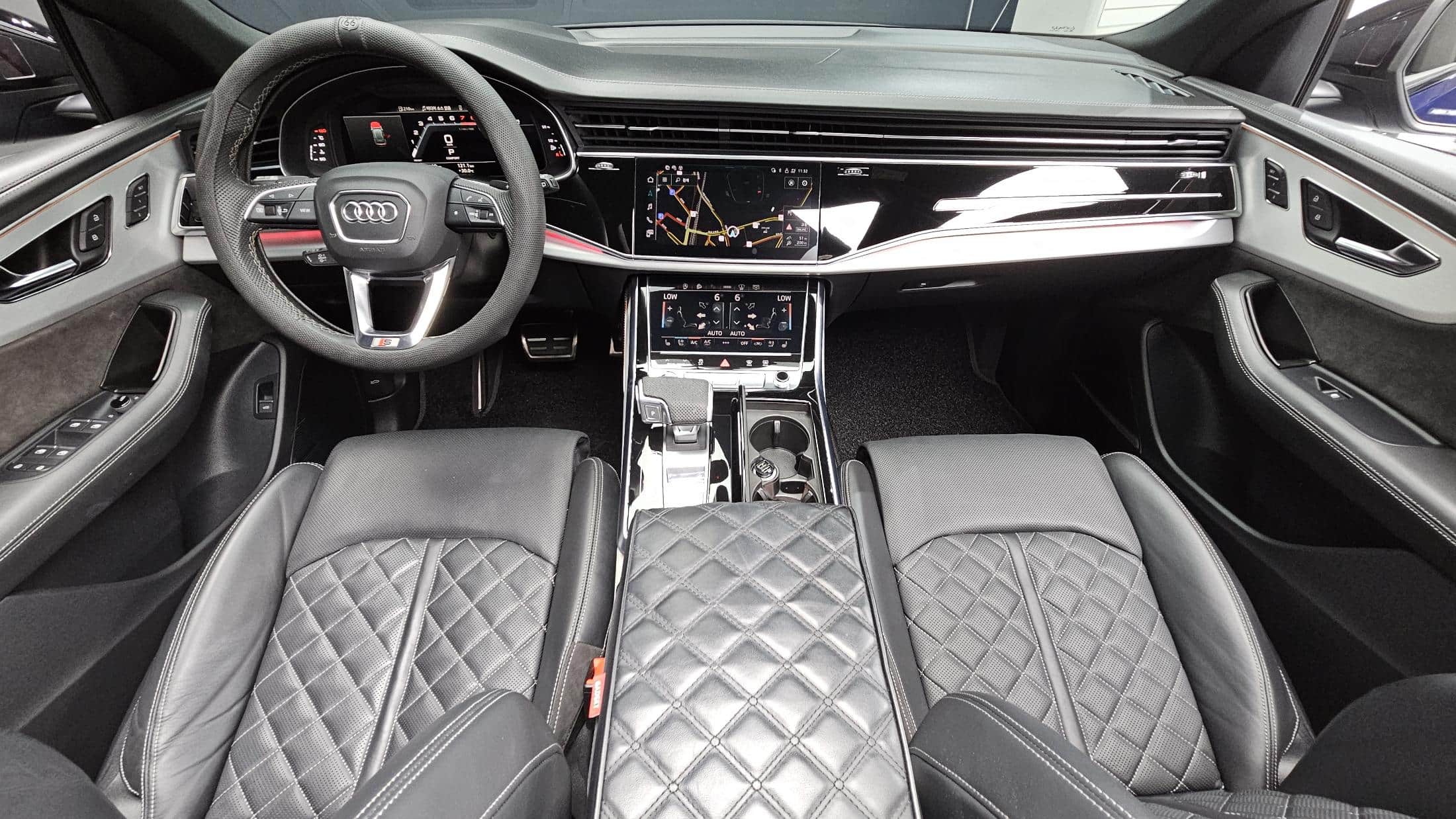 2022 AUDI Q8 55 TFSI Quattro Premium - 2022 アウディ Q8