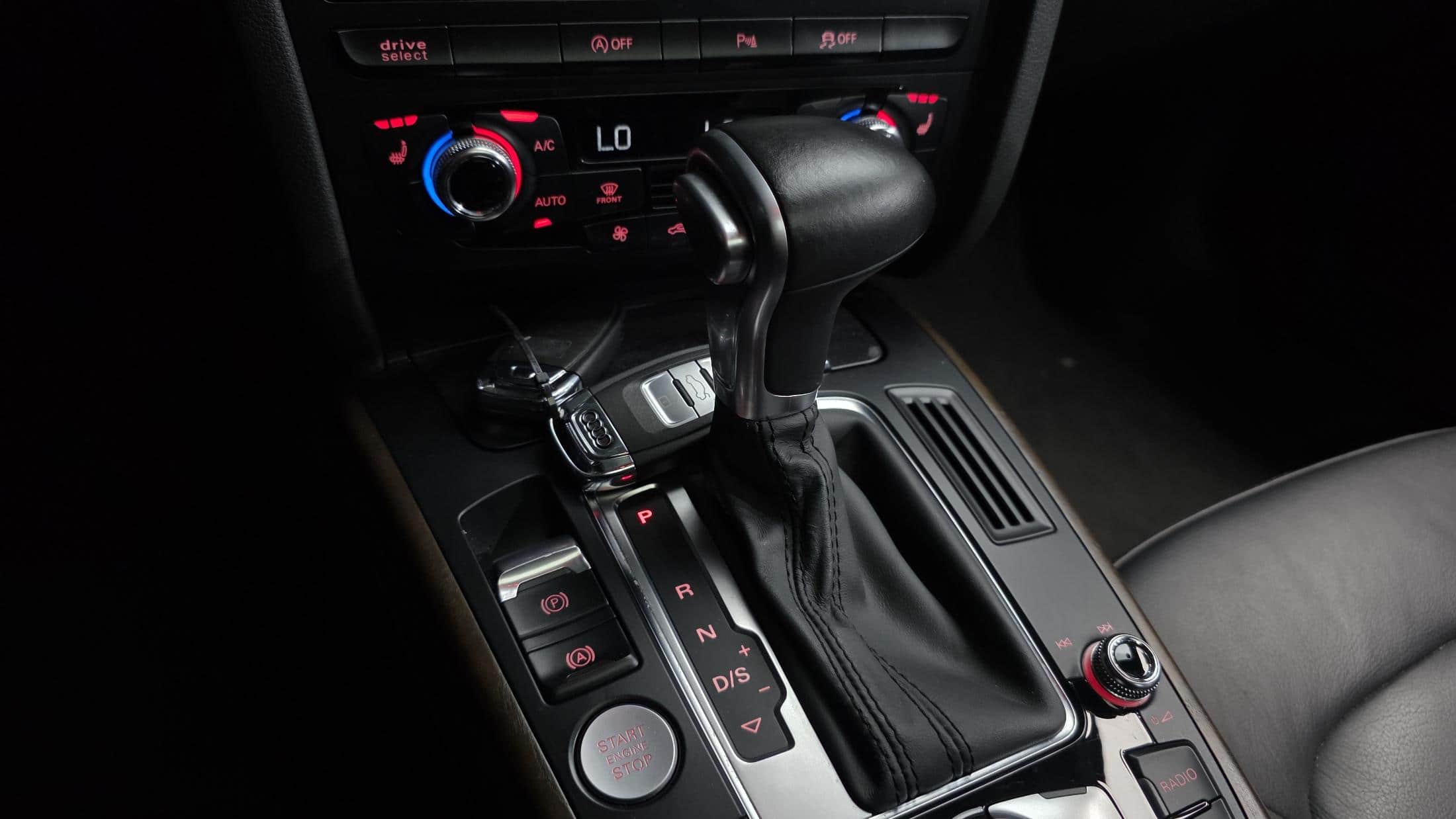 2016 AUDI A4 35 TDI Quattro Dynamic - 2016 アウディ A4