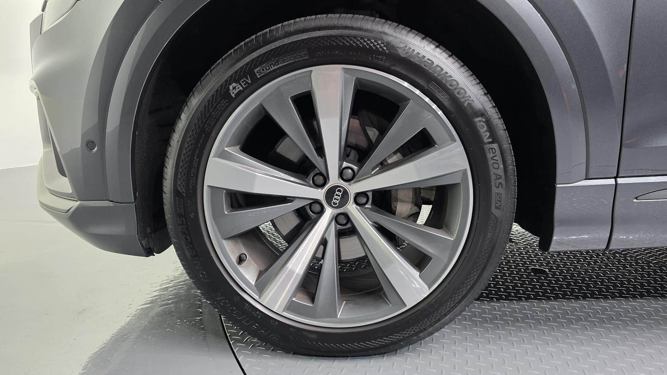 2022 AUDI Q8 50 TDI Quattro Premium - 2022 أودي Q8
