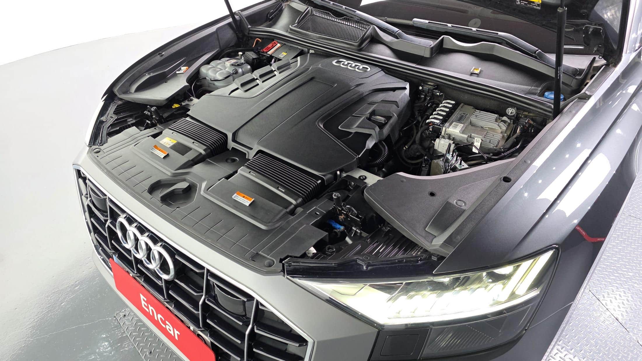 2022 AUDI Q8 50 TDI Quattro Premium - 2022 أودي Q8