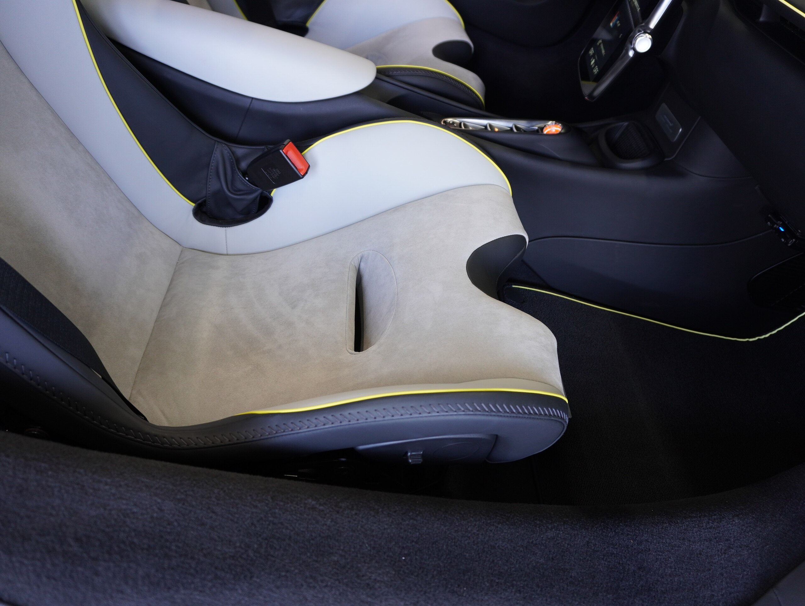 2025 McLaren Artura Spider - 2025 ماكلارين Artura Spider